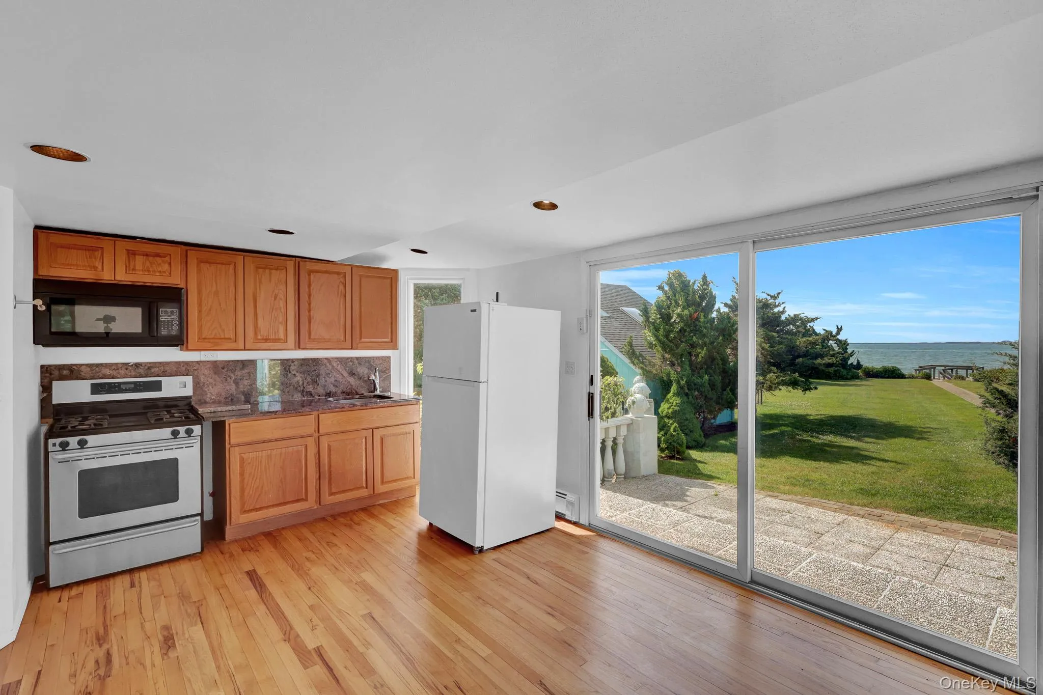 6 Last Lane, Southampton, NY, 6 Bedrooms Bedrooms, 11 Rooms Rooms,5 BathroomsBathrooms,Residential,For Rent,Last,0,1009660 6 Last Lane, Southampton, NY, 6 Bedrooms Bedrooms, 11 Rooms Rooms,5 BathroomsBathrooms,Residential,For Rent,Last,0,1009660