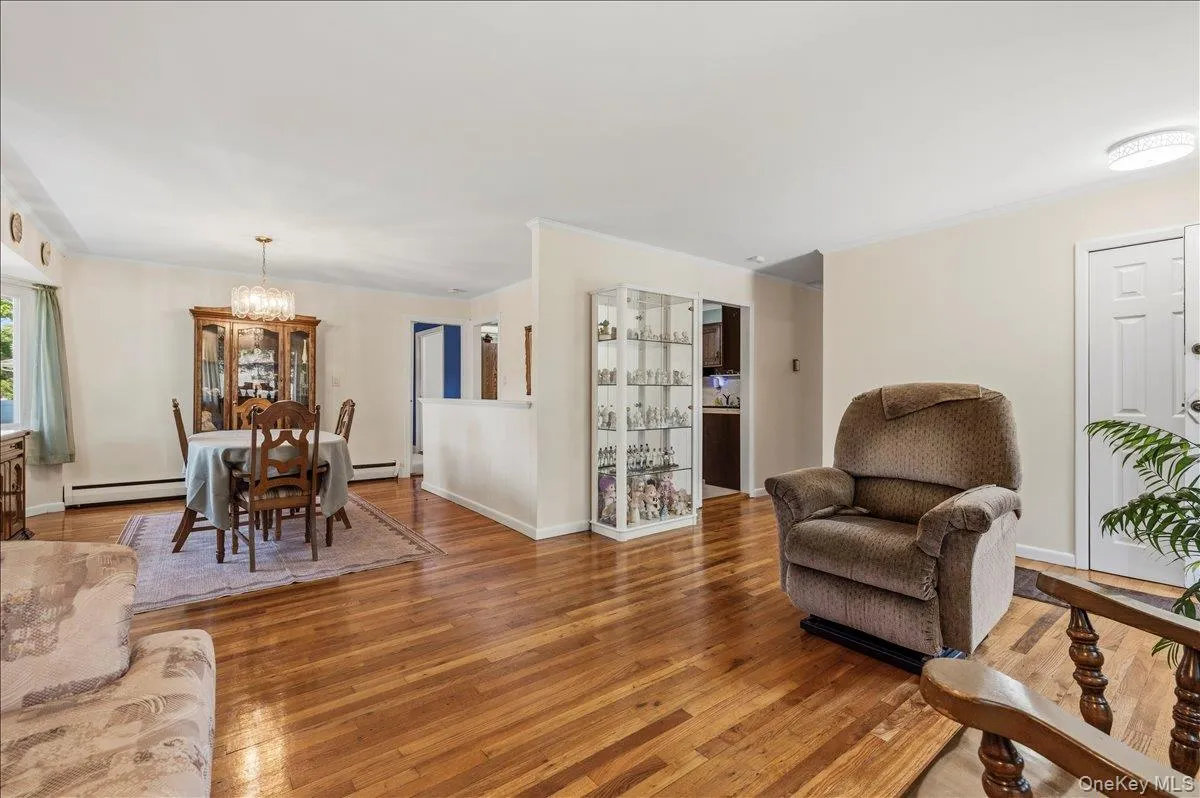 3 Cherry Street, Oyster Bay, NY, 3 Bedrooms Bedrooms, 10 Rooms Rooms,2 BathroomsBathrooms,Residential,For Rent,Cherry,0,1009661 3 Cherry Street, Oyster Bay, NY, 3 Bedrooms Bedrooms, 10 Rooms Rooms,2 BathroomsBathrooms,Residential,For Rent,Cherry,0,1009661