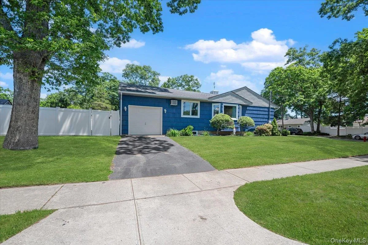 3 Cherry Street, Oyster Bay, NY, 3 Bedrooms Bedrooms, 10 Rooms Rooms,2 BathroomsBathrooms,Residential,For Rent,Cherry,0,1009661 3 Cherry Street, Oyster Bay, NY, 3 Bedrooms Bedrooms, 10 Rooms Rooms,2 BathroomsBathrooms,Residential,For Rent,Cherry,0,1009661
