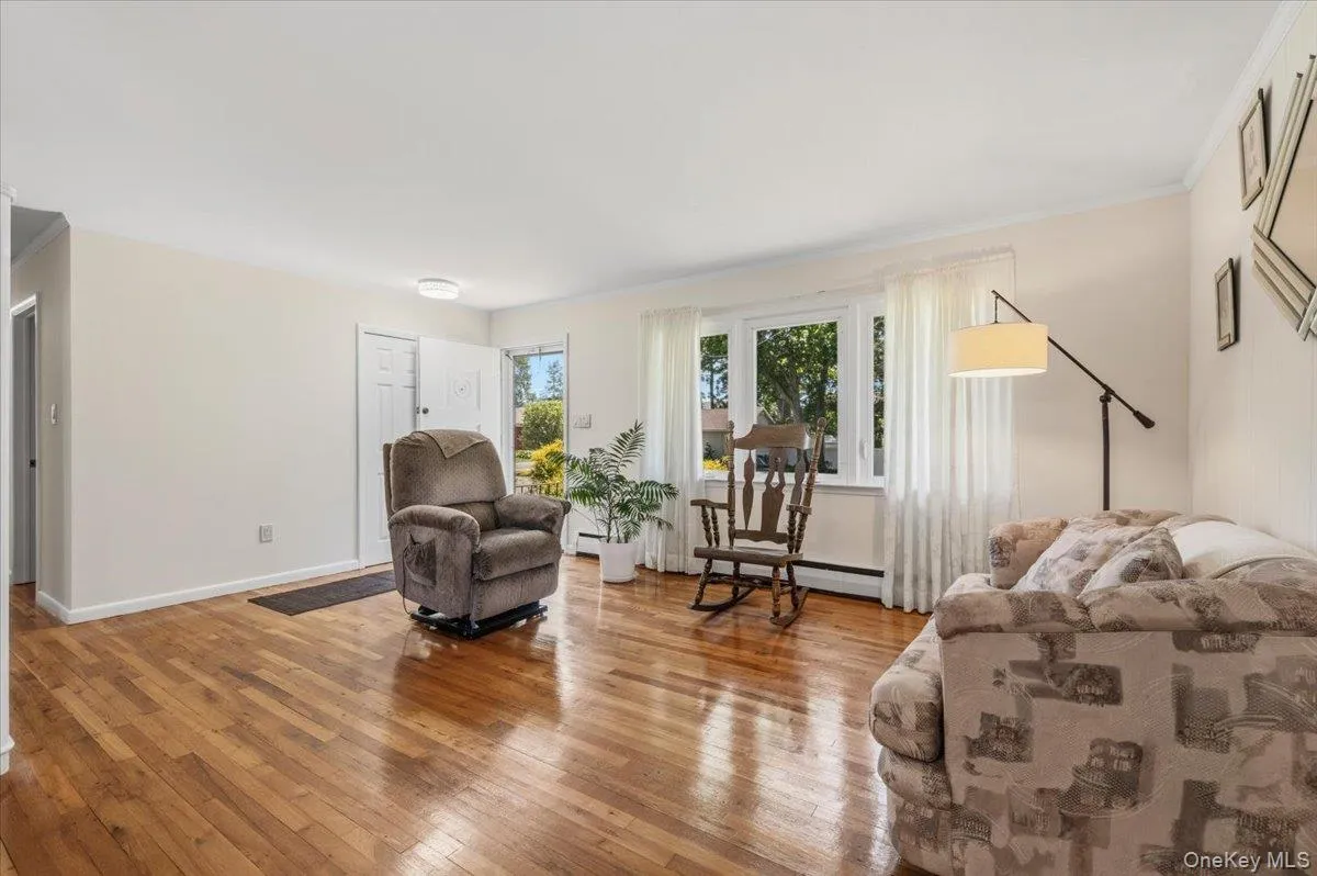 3 Cherry Street, Oyster Bay, NY, 3 Bedrooms Bedrooms, 10 Rooms Rooms,2 BathroomsBathrooms,Residential,For Rent,Cherry,0,1009661 3 Cherry Street, Oyster Bay, NY, 3 Bedrooms Bedrooms, 10 Rooms Rooms,2 BathroomsBathrooms,Residential,For Rent,Cherry,0,1009661
