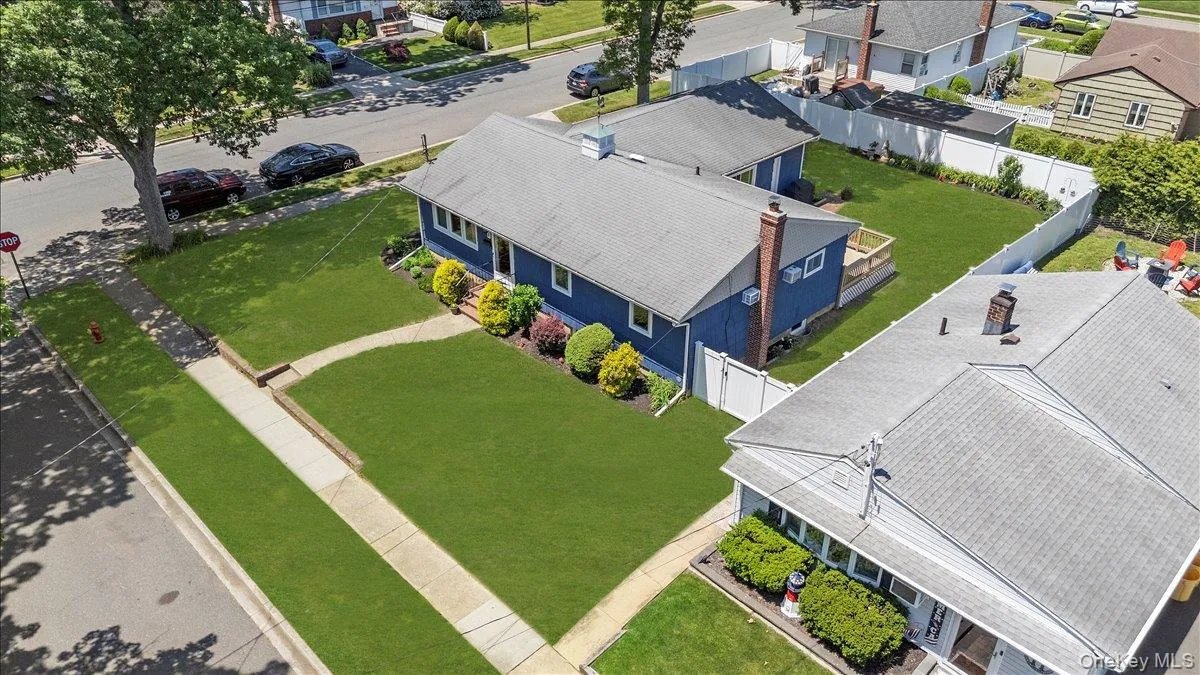 3 Cherry Street, Oyster Bay, NY, 3 Bedrooms Bedrooms, 10 Rooms Rooms,2 BathroomsBathrooms,Residential,For Rent,Cherry,0,1009661 3 Cherry Street, Oyster Bay, NY, 3 Bedrooms Bedrooms, 10 Rooms Rooms,2 BathroomsBathrooms,Residential,For Rent,Cherry,0,1009661