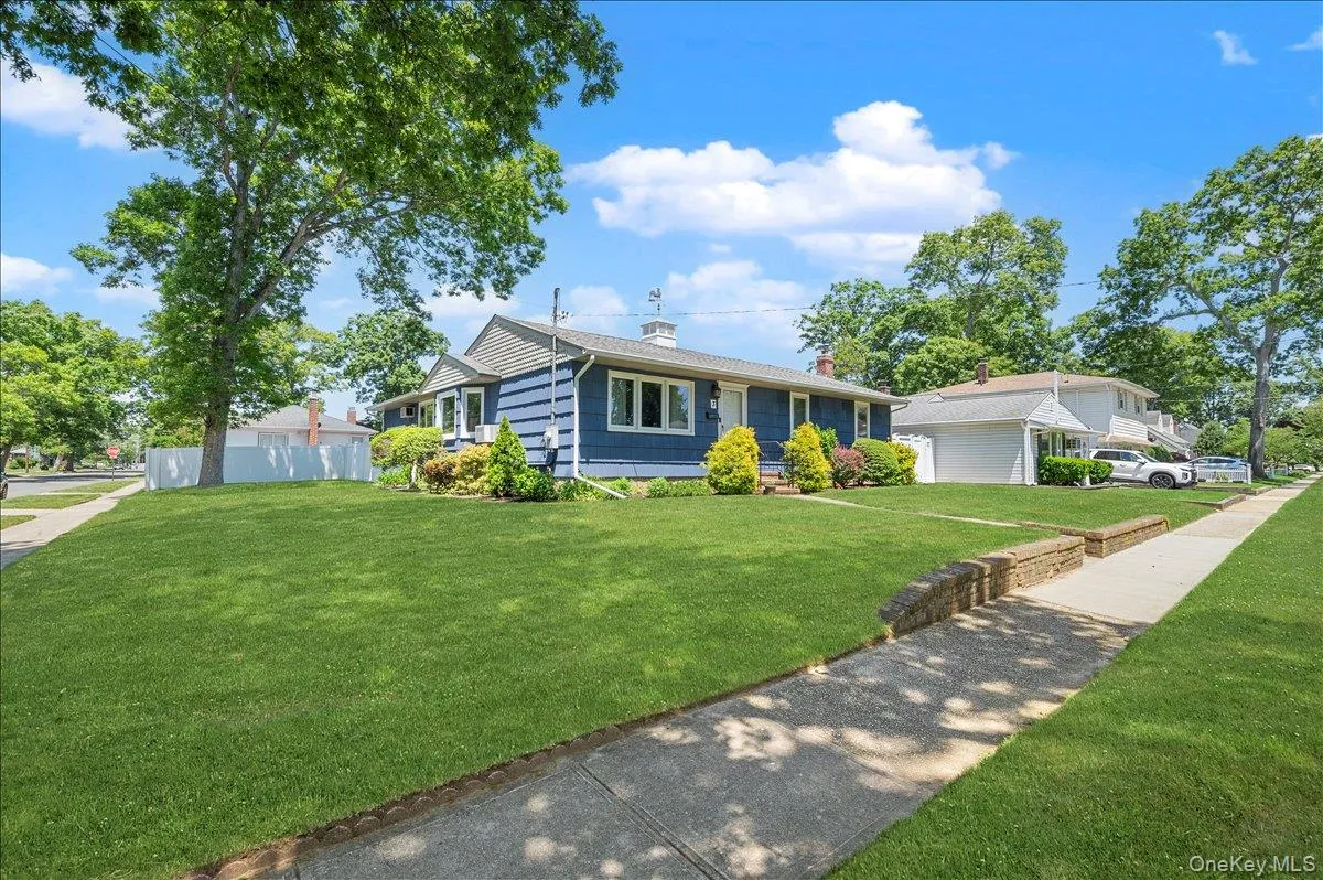3 Cherry Street, Oyster Bay, NY, 3 Bedrooms Bedrooms, 10 Rooms Rooms,2 BathroomsBathrooms,Residential,For Rent,Cherry,0,1009661 3 Cherry Street, Oyster Bay, NY, 3 Bedrooms Bedrooms, 10 Rooms Rooms,2 BathroomsBathrooms,Residential,For Rent,Cherry,0,1009661