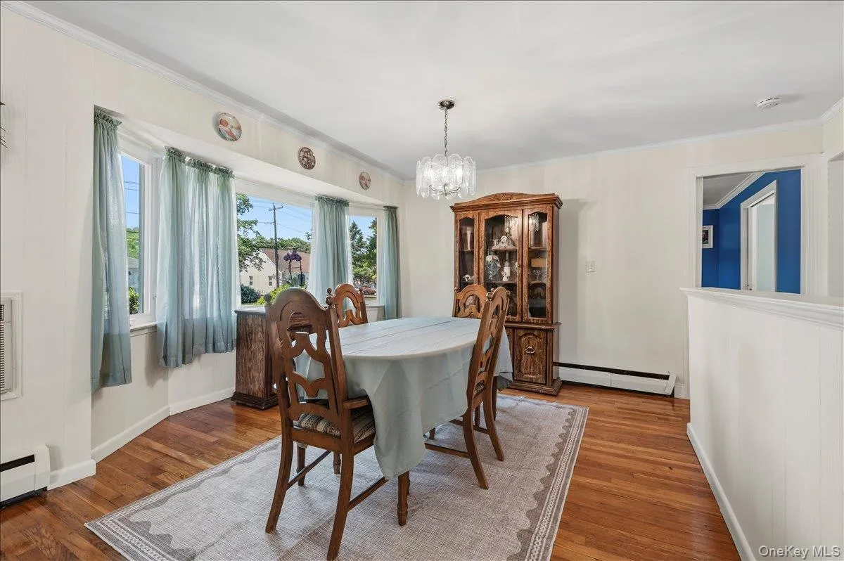 3 Cherry Street, Oyster Bay, NY, 3 Bedrooms Bedrooms, 10 Rooms Rooms,2 BathroomsBathrooms,Residential,For Rent,Cherry,0,1009661 3 Cherry Street, Oyster Bay, NY, 3 Bedrooms Bedrooms, 10 Rooms Rooms,2 BathroomsBathrooms,Residential,For Rent,Cherry,0,1009661