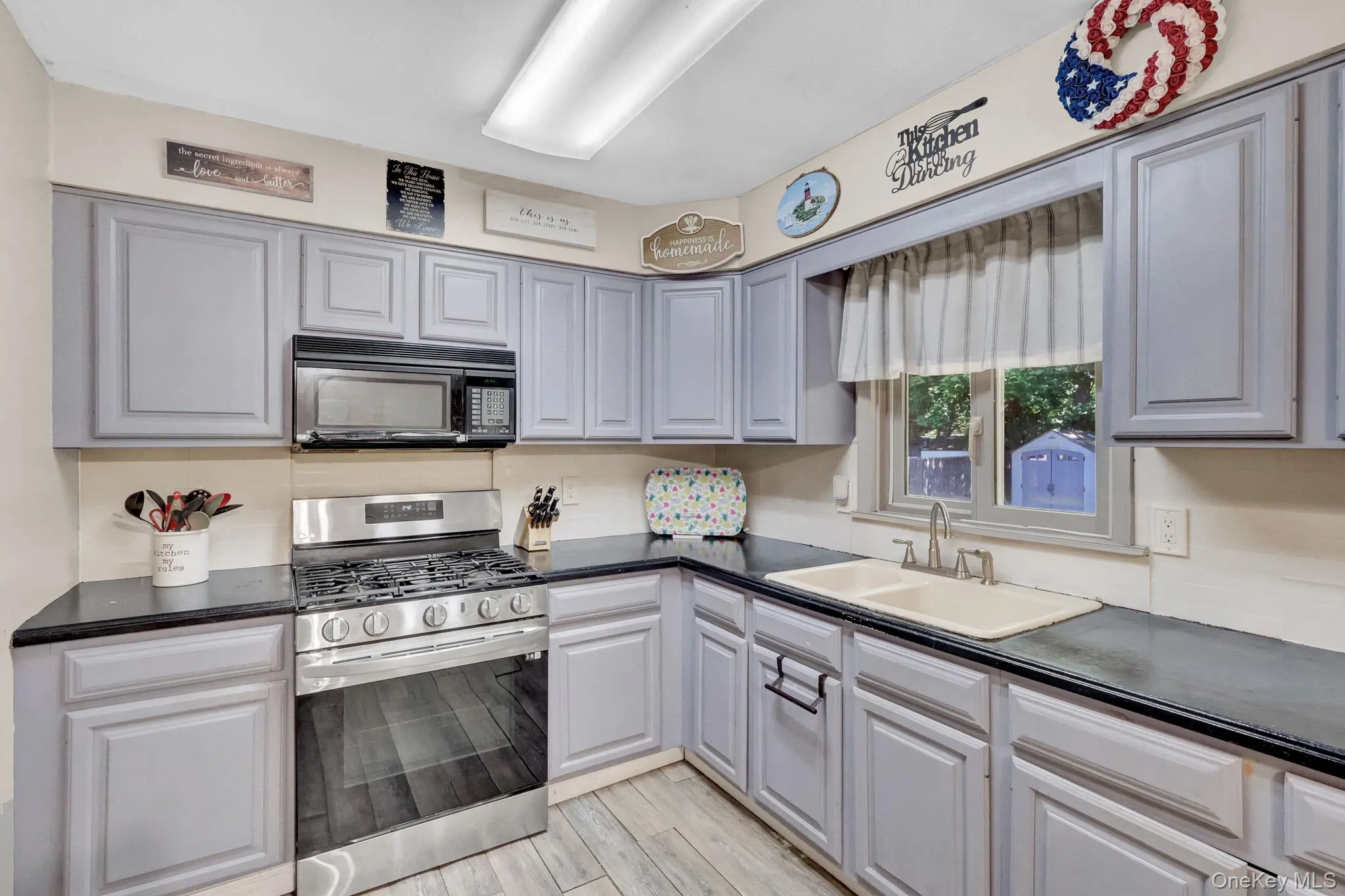 86 Parkview Drive, Brookhaven, NY, 3 Bedrooms Bedrooms, 6 Rooms Rooms,1 BathroomBathrooms,Residential,For Rent,Parkview,0,1009664 86 Parkview Drive, Brookhaven, NY, 3 Bedrooms Bedrooms, 6 Rooms Rooms,1 BathroomBathrooms,Residential,For Rent,Parkview,0,1009664