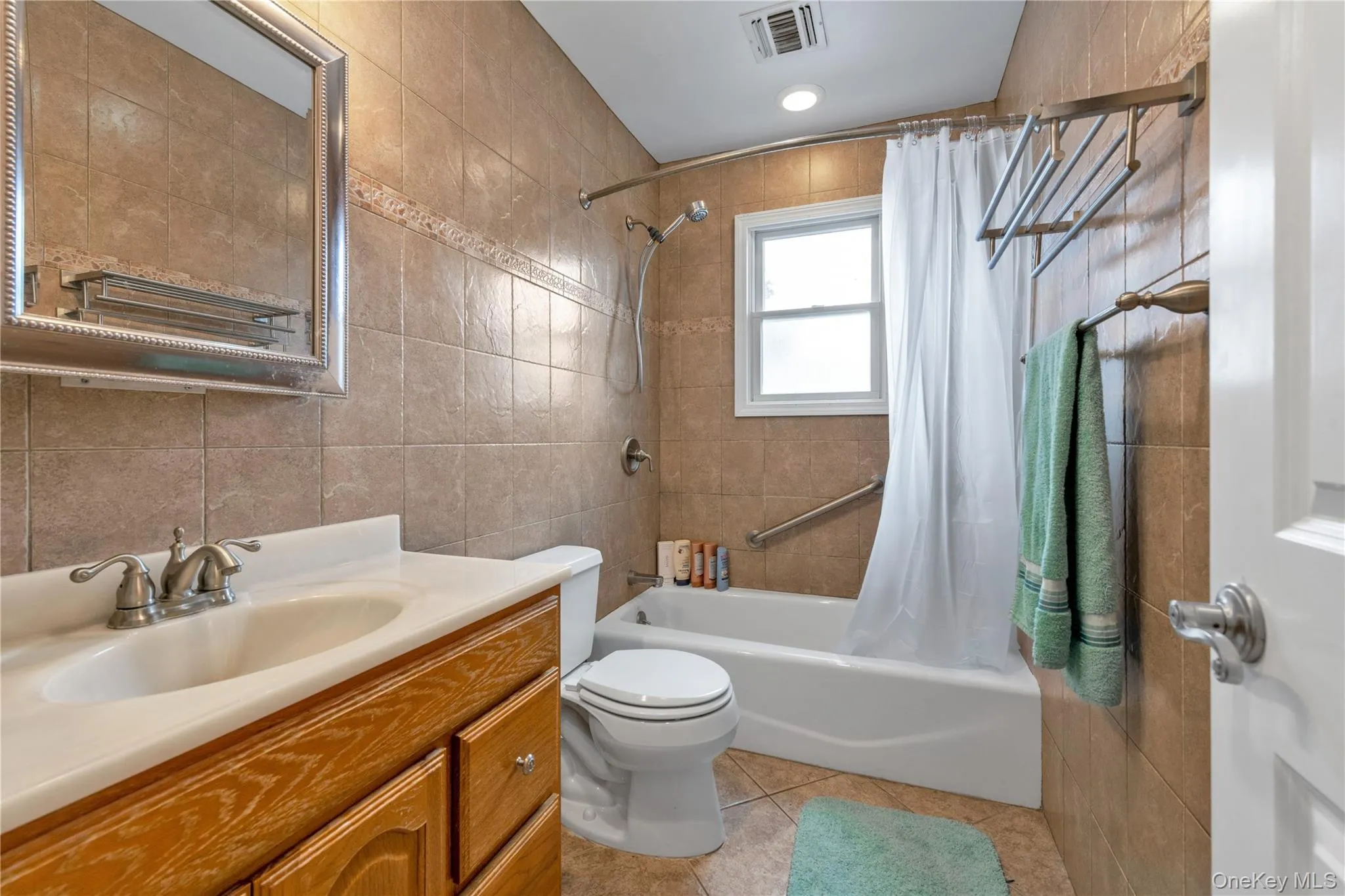 11 Nesaquake Avenue, North Hempstead, NY, 2 Bedrooms Bedrooms, 4 Rooms Rooms,2 BathroomsBathrooms,Residential Lease,For Rent,Nesaquake,0,1009666 11 Nesaquake Avenue, North Hempstead, NY, 2 Bedrooms Bedrooms, 4 Rooms Rooms,2 BathroomsBathrooms,Residential Lease,For Rent,Nesaquake,0,1009666
