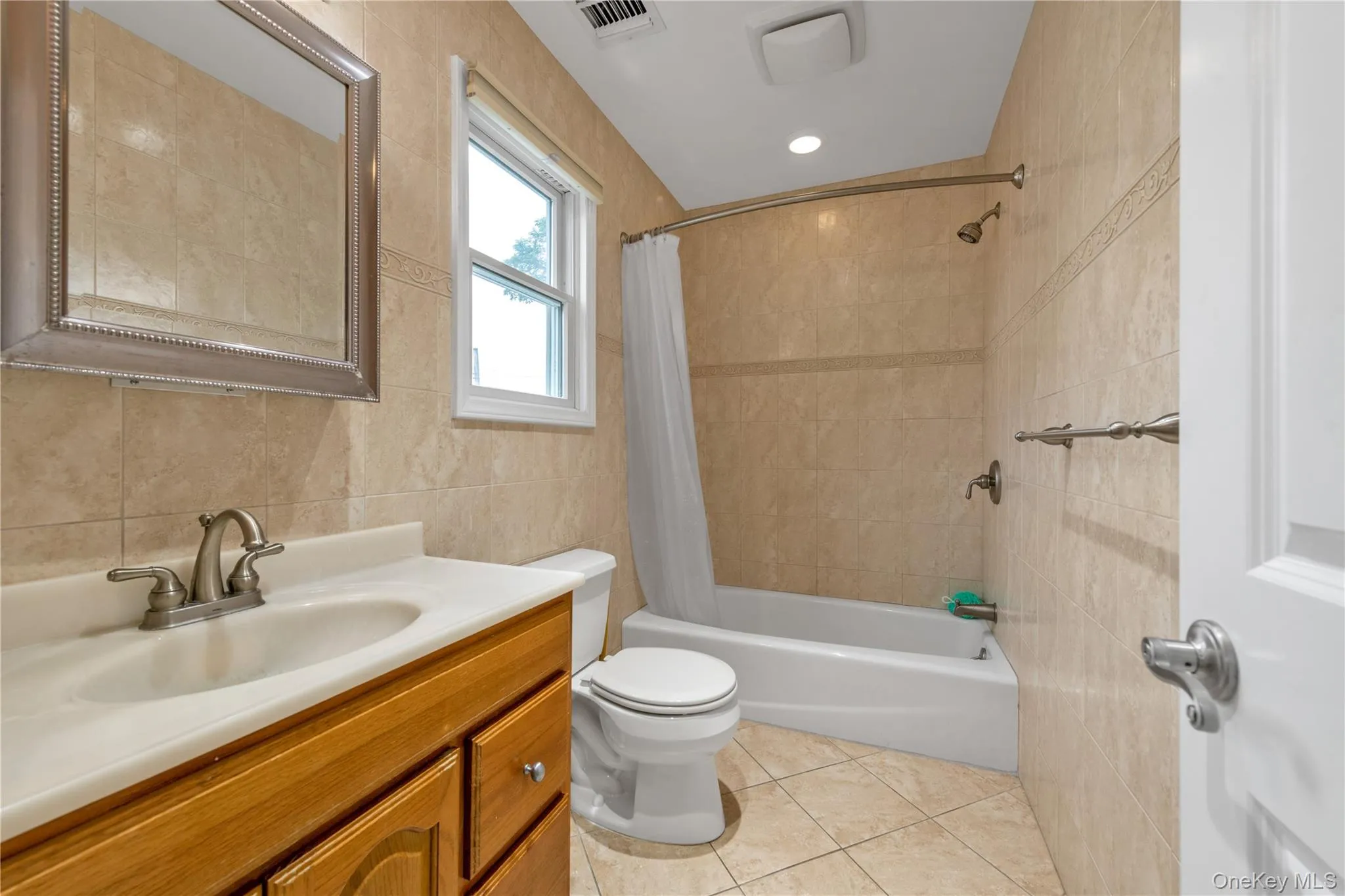 11 Nesaquake Avenue, North Hempstead, NY, 2 Bedrooms Bedrooms, 4 Rooms Rooms,2 BathroomsBathrooms,Residential Lease,For Rent,Nesaquake,0,1009666 11 Nesaquake Avenue, North Hempstead, NY, 2 Bedrooms Bedrooms, 4 Rooms Rooms,2 BathroomsBathrooms,Residential Lease,For Rent,Nesaquake,0,1009666