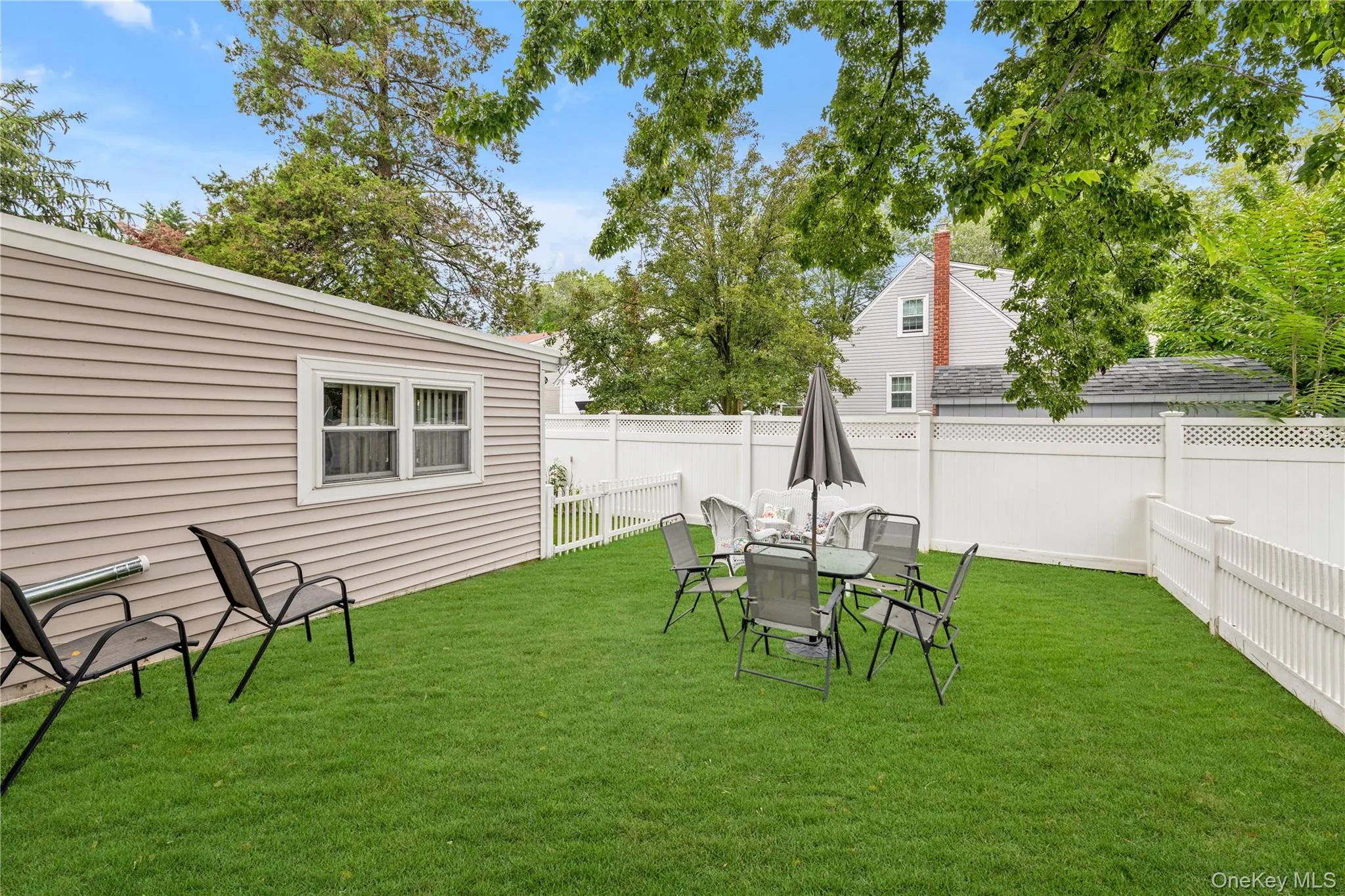 11 Nesaquake Avenue, North Hempstead, NY, 2 Bedrooms Bedrooms, 4 Rooms Rooms,2 BathroomsBathrooms,Residential Lease,For Rent,Nesaquake,0,1009666 11 Nesaquake Avenue, North Hempstead, NY, 2 Bedrooms Bedrooms, 4 Rooms Rooms,2 BathroomsBathrooms,Residential Lease,For Rent,Nesaquake,0,1009666