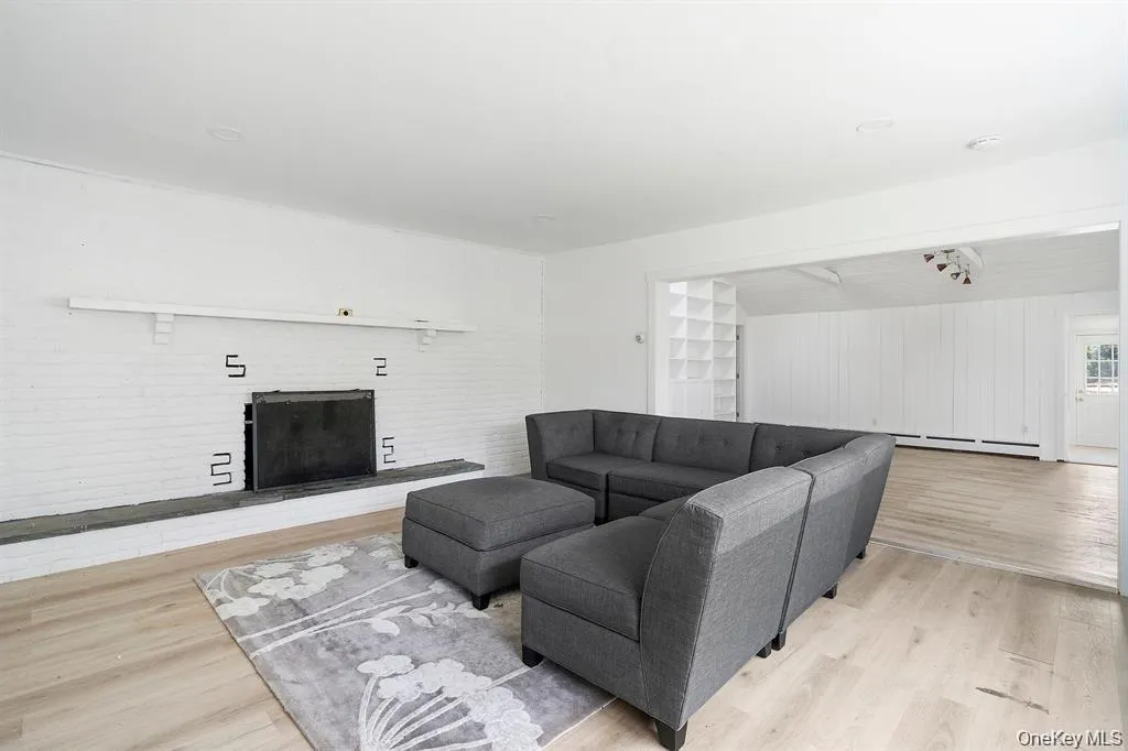 35 c Gardners Lane, Southampton, NY, 2 Bedrooms Bedrooms, 4 Rooms Rooms,2 BathroomsBathrooms,Residential Lease,For Rent,Gardners,0,1009668 35 c Gardners Lane, Southampton, NY, 2 Bedrooms Bedrooms, 4 Rooms Rooms,2 BathroomsBathrooms,Residential Lease,For Rent,Gardners,0,1009668