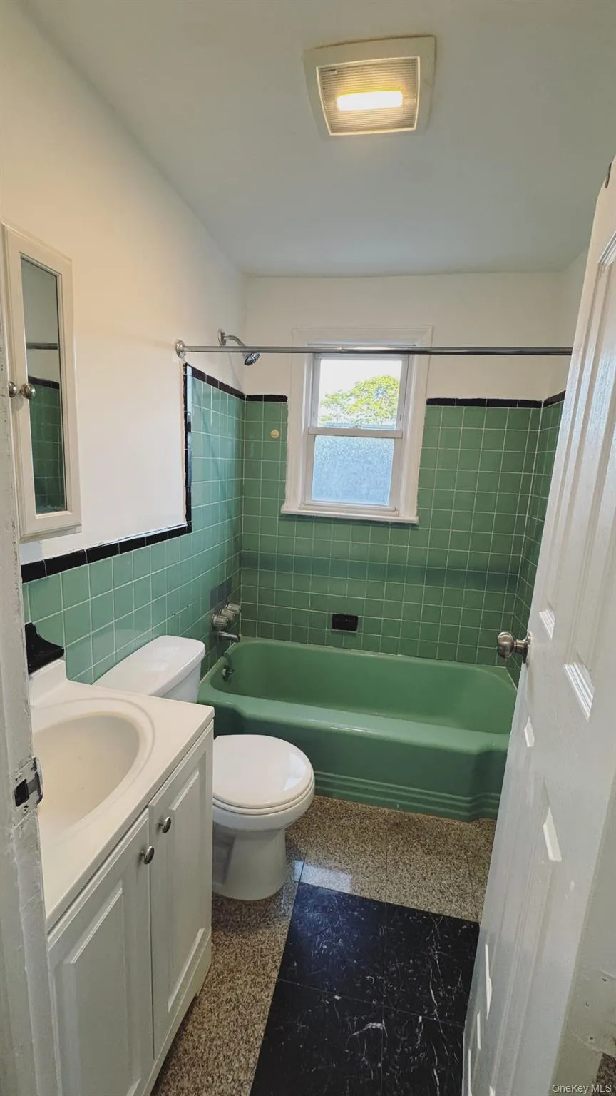 65 Hunts Bridge Road, Yonkers, NY, 3 Bedrooms Bedrooms, 6 Rooms Rooms,1 BathroomBathrooms,Residential Lease,For Rent,Hunts Bridge,0,1009669 65 Hunts Bridge Road, Yonkers, NY, 3 Bedrooms Bedrooms, 6 Rooms Rooms,1 BathroomBathrooms,Residential Lease,For Rent,Hunts Bridge,0,1009669