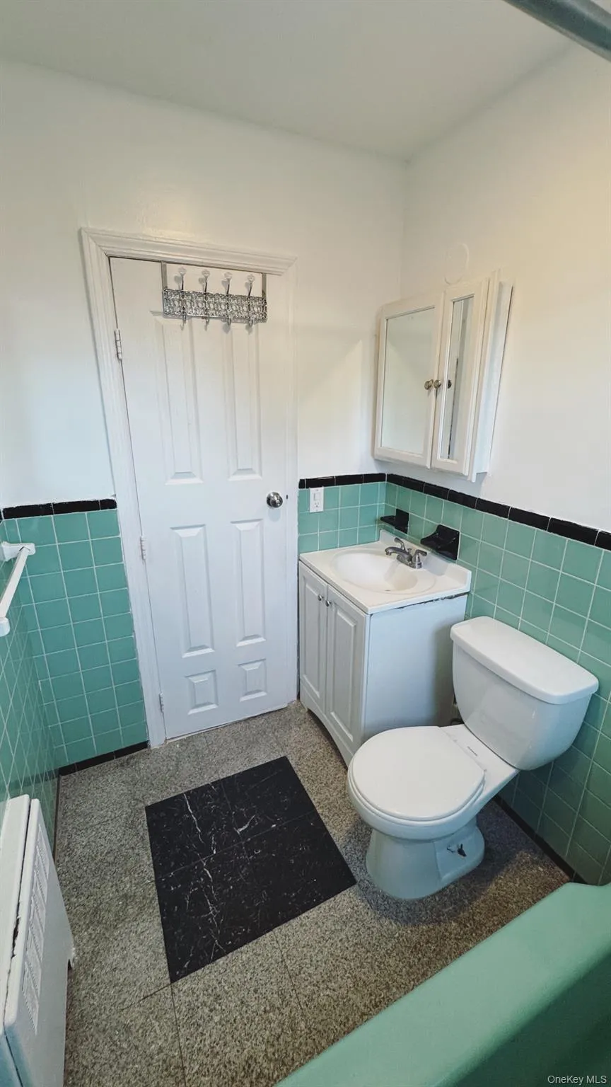 65 Hunts Bridge Road, Yonkers, NY, 3 Bedrooms Bedrooms, 6 Rooms Rooms,1 BathroomBathrooms,Residential Lease,For Rent,Hunts Bridge,0,1009669 65 Hunts Bridge Road, Yonkers, NY, 3 Bedrooms Bedrooms, 6 Rooms Rooms,1 BathroomBathrooms,Residential Lease,For Rent,Hunts Bridge,0,1009669