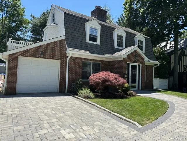 100 Rockywood Road, North Hempstead, NY, 4 Bedrooms Bedrooms, 9 Rooms Rooms,2 BathroomsBathrooms,Residential Lease,For Rent,Rockywood,0,1009672 100 Rockywood Road, North Hempstead, NY, 4 Bedrooms Bedrooms, 9 Rooms Rooms,2 BathroomsBathrooms,Residential Lease,For Rent,Rockywood,0,1009672