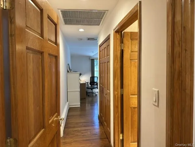 100 Rockywood Road, North Hempstead, NY, 4 Bedrooms Bedrooms, 9 Rooms Rooms,2 BathroomsBathrooms,Residential Lease,For Rent,Rockywood,0,1009672 100 Rockywood Road, North Hempstead, NY, 4 Bedrooms Bedrooms, 9 Rooms Rooms,2 BathroomsBathrooms,Residential Lease,For Rent,Rockywood,0,1009672