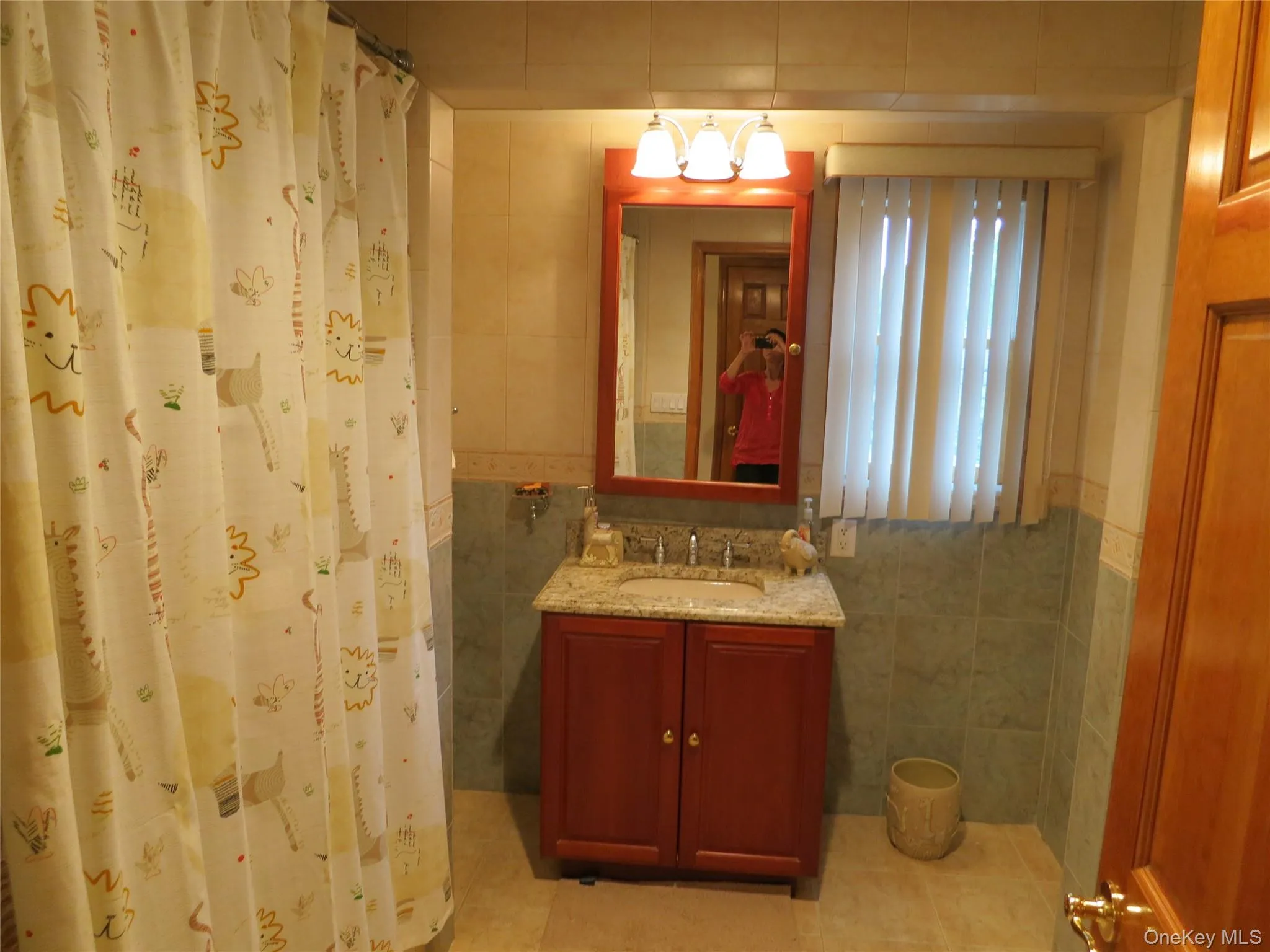100 Rockywood Road, North Hempstead, NY, 4 Bedrooms Bedrooms, 9 Rooms Rooms,2 BathroomsBathrooms,Residential Lease,For Rent,Rockywood,0,1009672 100 Rockywood Road, North Hempstead, NY, 4 Bedrooms Bedrooms, 9 Rooms Rooms,2 BathroomsBathrooms,Residential Lease,For Rent,Rockywood,0,1009672