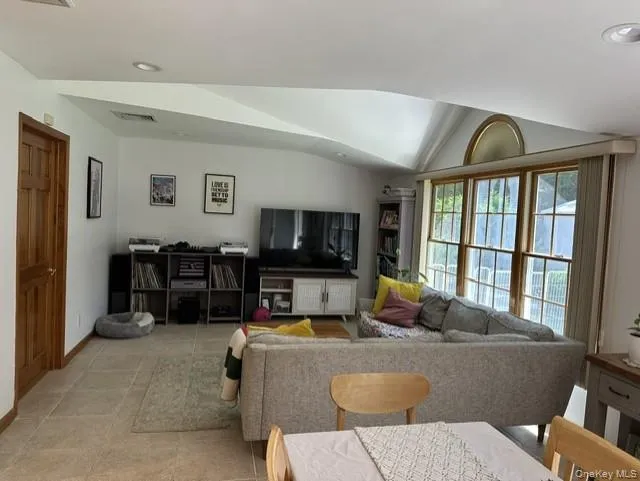 100 Rockywood Road, North Hempstead, NY, 4 Bedrooms Bedrooms, 9 Rooms Rooms,2 BathroomsBathrooms,Residential Lease,For Rent,Rockywood,0,1009672 100 Rockywood Road, North Hempstead, NY, 4 Bedrooms Bedrooms, 9 Rooms Rooms,2 BathroomsBathrooms,Residential Lease,For Rent,Rockywood,0,1009672