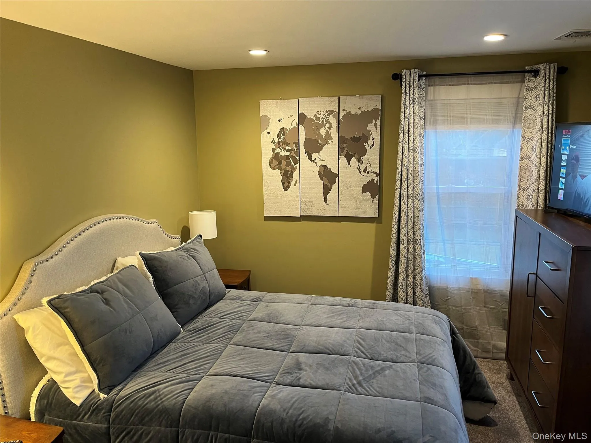 824 Main Street, Riverhead, NY, 3 Bedrooms Bedrooms, 5 Rooms Rooms,2 BathroomsBathrooms,Residential Lease,For Rent,Main,0,1009679 824 Main Street, Riverhead, NY, 3 Bedrooms Bedrooms, 5 Rooms Rooms,2 BathroomsBathrooms,Residential Lease,For Rent,Main,0,1009679