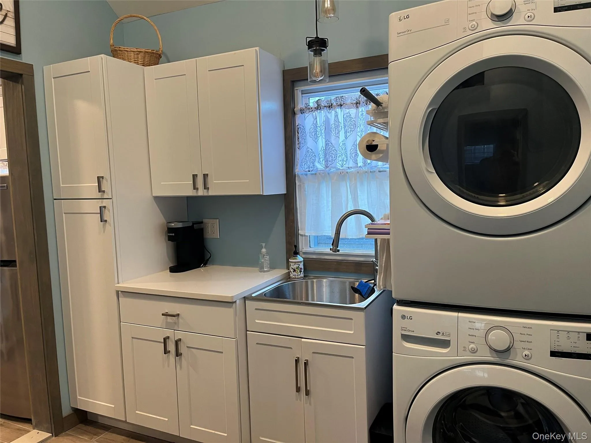 824 Main Street, Riverhead, NY, 3 Bedrooms Bedrooms, 5 Rooms Rooms,2 BathroomsBathrooms,Residential Lease,For Rent,Main,0,1009679 824 Main Street, Riverhead, NY, 3 Bedrooms Bedrooms, 5 Rooms Rooms,2 BathroomsBathrooms,Residential Lease,For Rent,Main,0,1009679