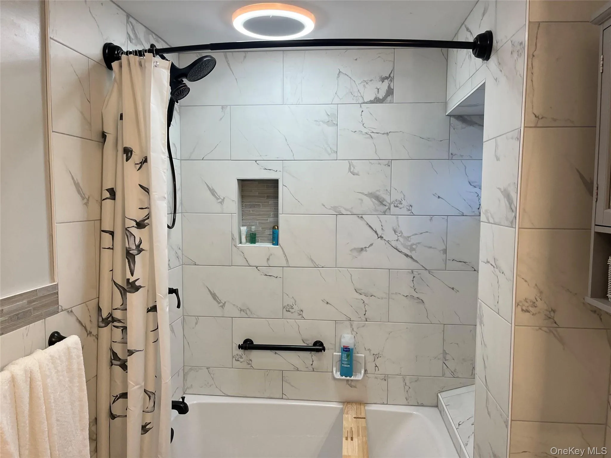824 Main Street, Riverhead, NY, 3 Bedrooms Bedrooms, 5 Rooms Rooms,2 BathroomsBathrooms,Residential Lease,For Rent,Main,0,1009679 824 Main Street, Riverhead, NY, 3 Bedrooms Bedrooms, 5 Rooms Rooms,2 BathroomsBathrooms,Residential Lease,For Rent,Main,0,1009679