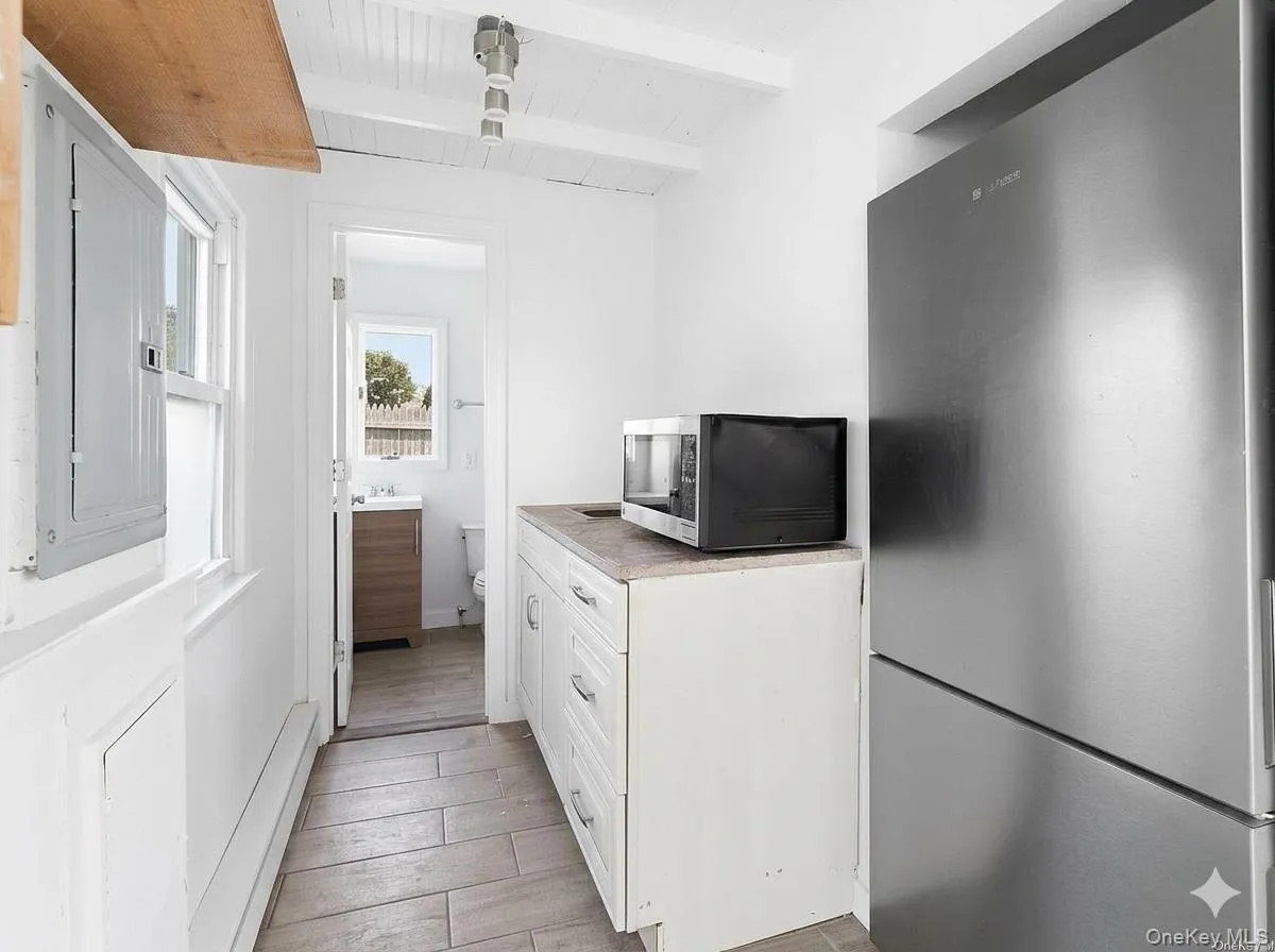 35 a Gardners Lane, Southampton, NY, 1 Bedroom Bedrooms, 2 Rooms Rooms,1 BathroomBathrooms,Residential Lease,For Rent,Gardners,0,1009686 35 a Gardners Lane, Southampton, NY, 1 Bedroom Bedrooms, 2 Rooms Rooms,1 BathroomBathrooms,Residential Lease,For Rent,Gardners,0,1009686