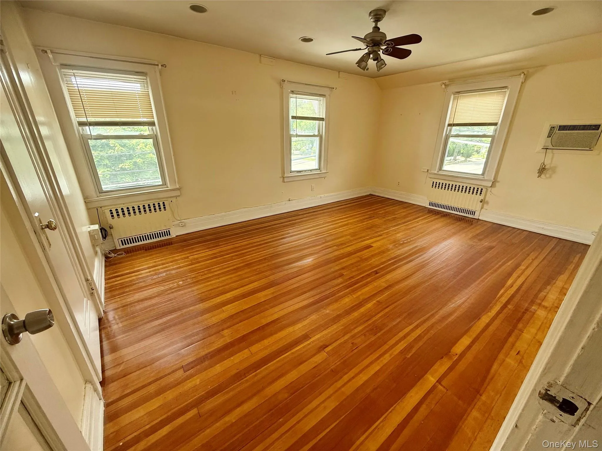 203 Rockaway Parkway, Hempstead, NY, 1 Bedroom Bedrooms, 3 Rooms Rooms,1 BathroomBathrooms,Residential Lease,For Rent,Rockaway,0,1009689 203 Rockaway Parkway, Hempstead, NY, 1 Bedroom Bedrooms, 3 Rooms Rooms,1 BathroomBathrooms,Residential Lease,For Rent,Rockaway,0,1009689