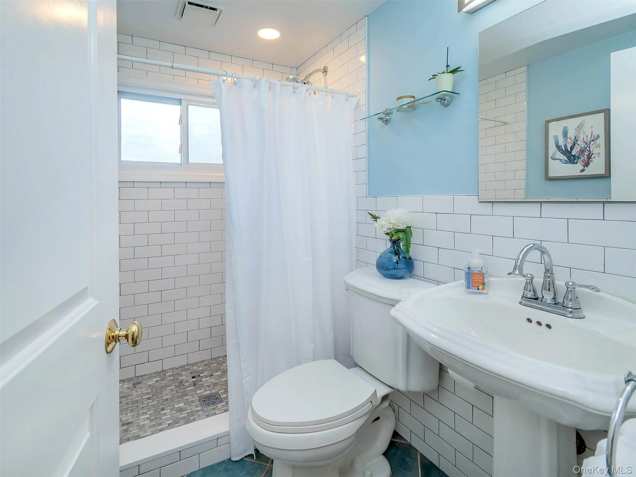 22 Andover Road, North Hempstead, NY, 4 Bedrooms Bedrooms, 7 Rooms Rooms,3 BathroomsBathrooms,Residential,For Rent,Andover,0,1009691 22 Andover Road, North Hempstead, NY, 4 Bedrooms Bedrooms, 7 Rooms Rooms,3 BathroomsBathrooms,Residential,For Rent,Andover,0,1009691