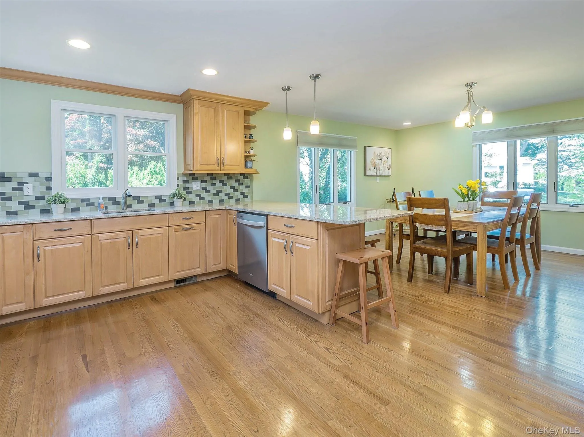 22 Andover Road, North Hempstead, NY, 4 Bedrooms Bedrooms, 7 Rooms Rooms,3 BathroomsBathrooms,Residential,For Rent,Andover,0,1009691 22 Andover Road, North Hempstead, NY, 4 Bedrooms Bedrooms, 7 Rooms Rooms,3 BathroomsBathrooms,Residential,For Rent,Andover,0,1009691