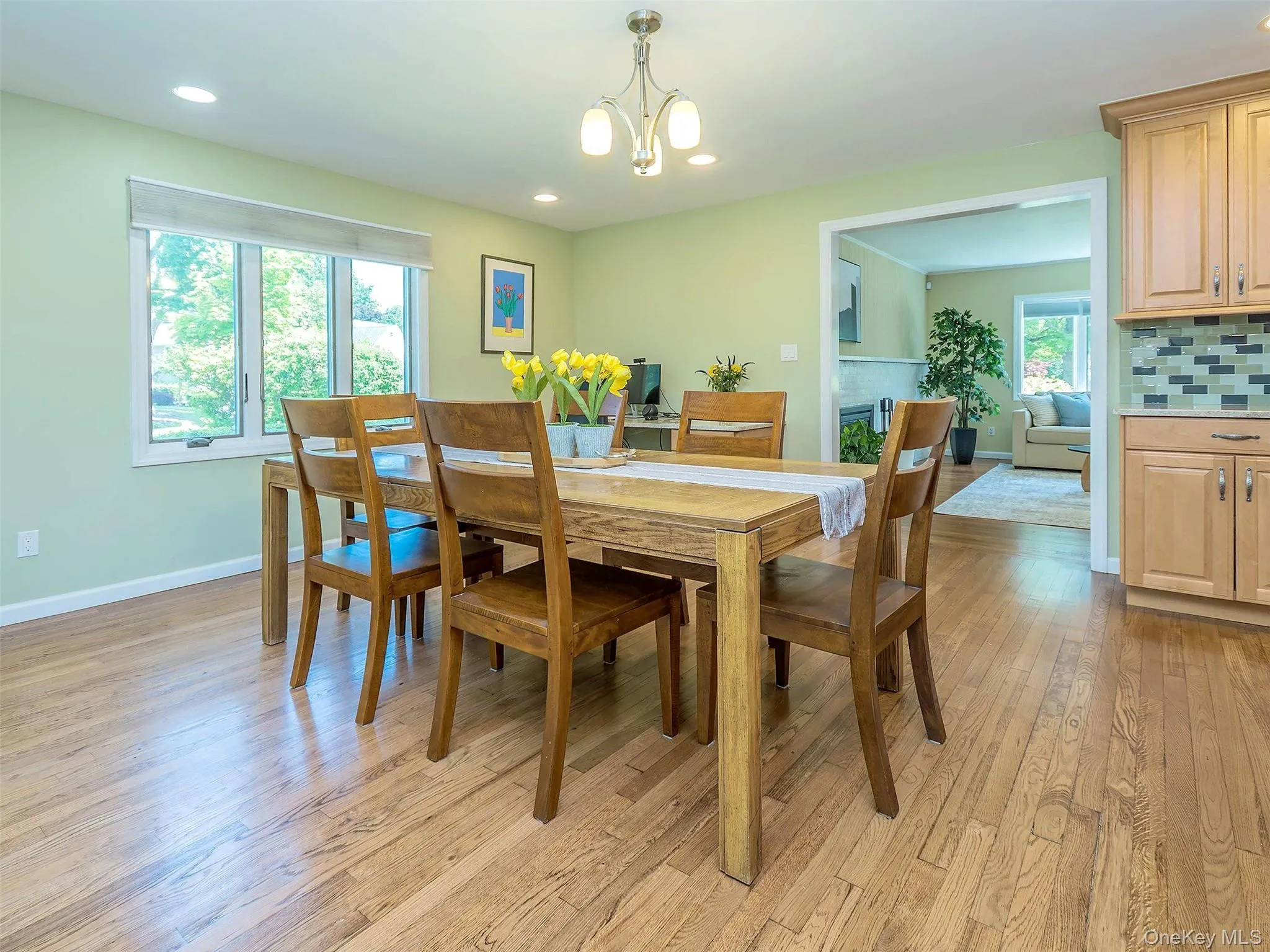 22 Andover Road, North Hempstead, NY, 4 Bedrooms Bedrooms, 7 Rooms Rooms,3 BathroomsBathrooms,Residential,For Rent,Andover,0,1009691 22 Andover Road, North Hempstead, NY, 4 Bedrooms Bedrooms, 7 Rooms Rooms,3 BathroomsBathrooms,Residential,For Rent,Andover,0,1009691