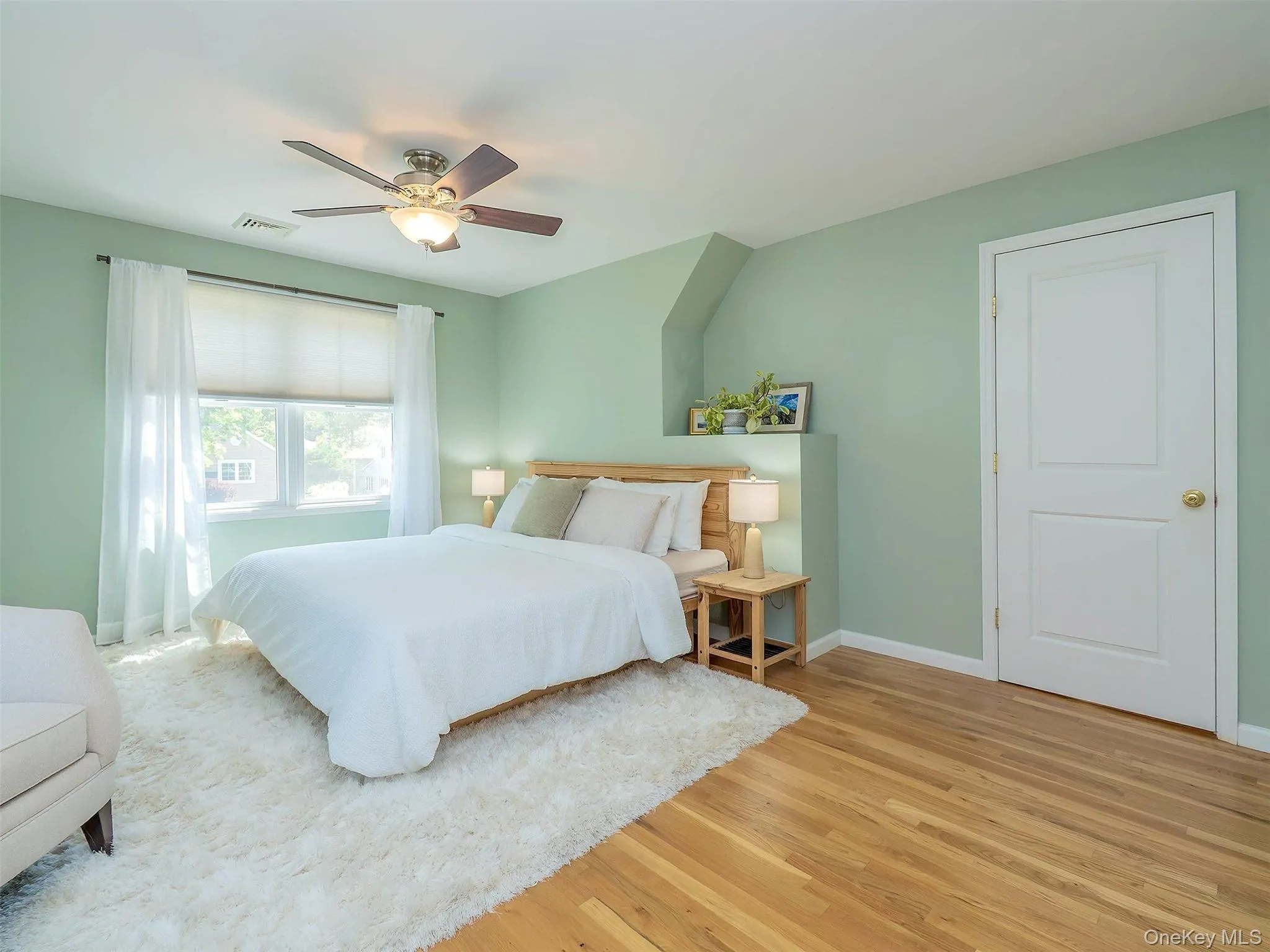 22 Andover Road, North Hempstead, NY, 4 Bedrooms Bedrooms, 7 Rooms Rooms,3 BathroomsBathrooms,Residential,For Rent,Andover,0,1009691 22 Andover Road, North Hempstead, NY, 4 Bedrooms Bedrooms, 7 Rooms Rooms,3 BathroomsBathrooms,Residential,For Rent,Andover,0,1009691