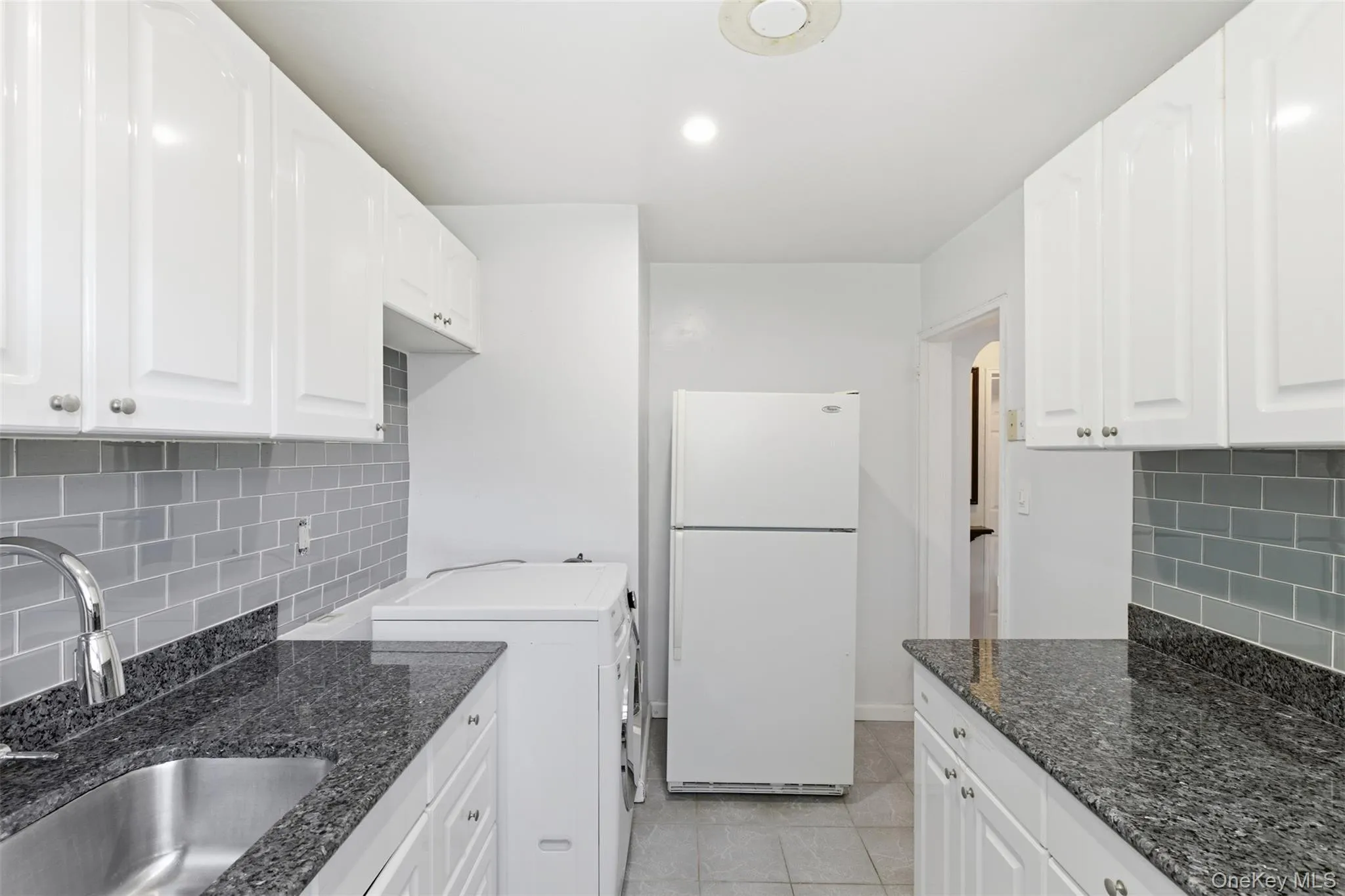 220-17 75th Avenue, New York, NY, 2 Bedrooms Bedrooms, 4 Rooms Rooms,1 BathroomBathrooms,Residential,For Rent,75th,0,1009695 220-17 75th Avenue, New York, NY, 2 Bedrooms Bedrooms, 4 Rooms Rooms,1 BathroomBathrooms,Residential,For Rent,75th,0,1009695