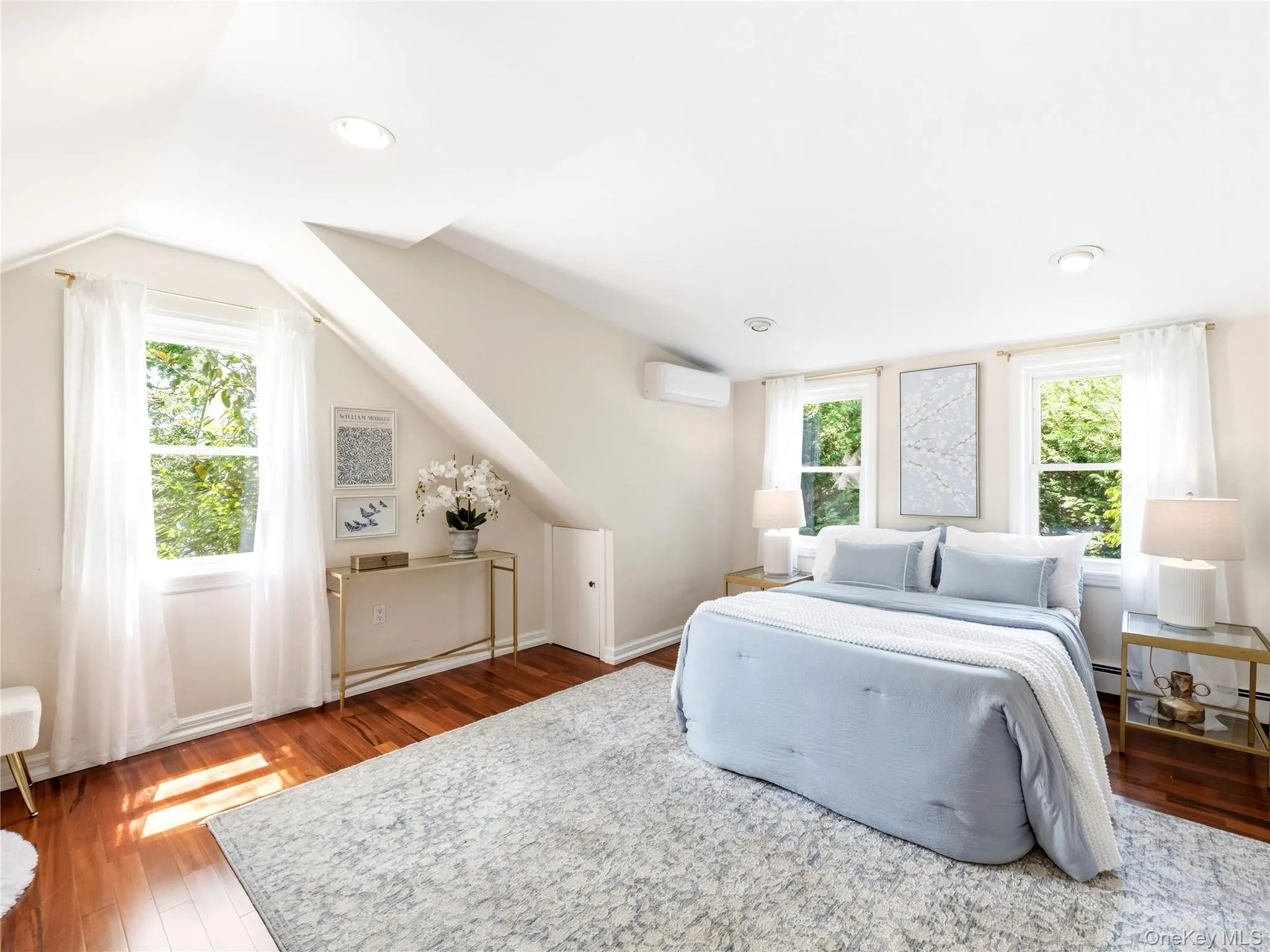 19 Radcliff Avenue, North Hempstead, NY, 4 Bedrooms Bedrooms, 6 Rooms Rooms,2 BathroomsBathrooms,Residential,For Rent,Radcliff,0,1009700 19 Radcliff Avenue, North Hempstead, NY, 4 Bedrooms Bedrooms, 6 Rooms Rooms,2 BathroomsBathrooms,Residential,For Rent,Radcliff,0,1009700