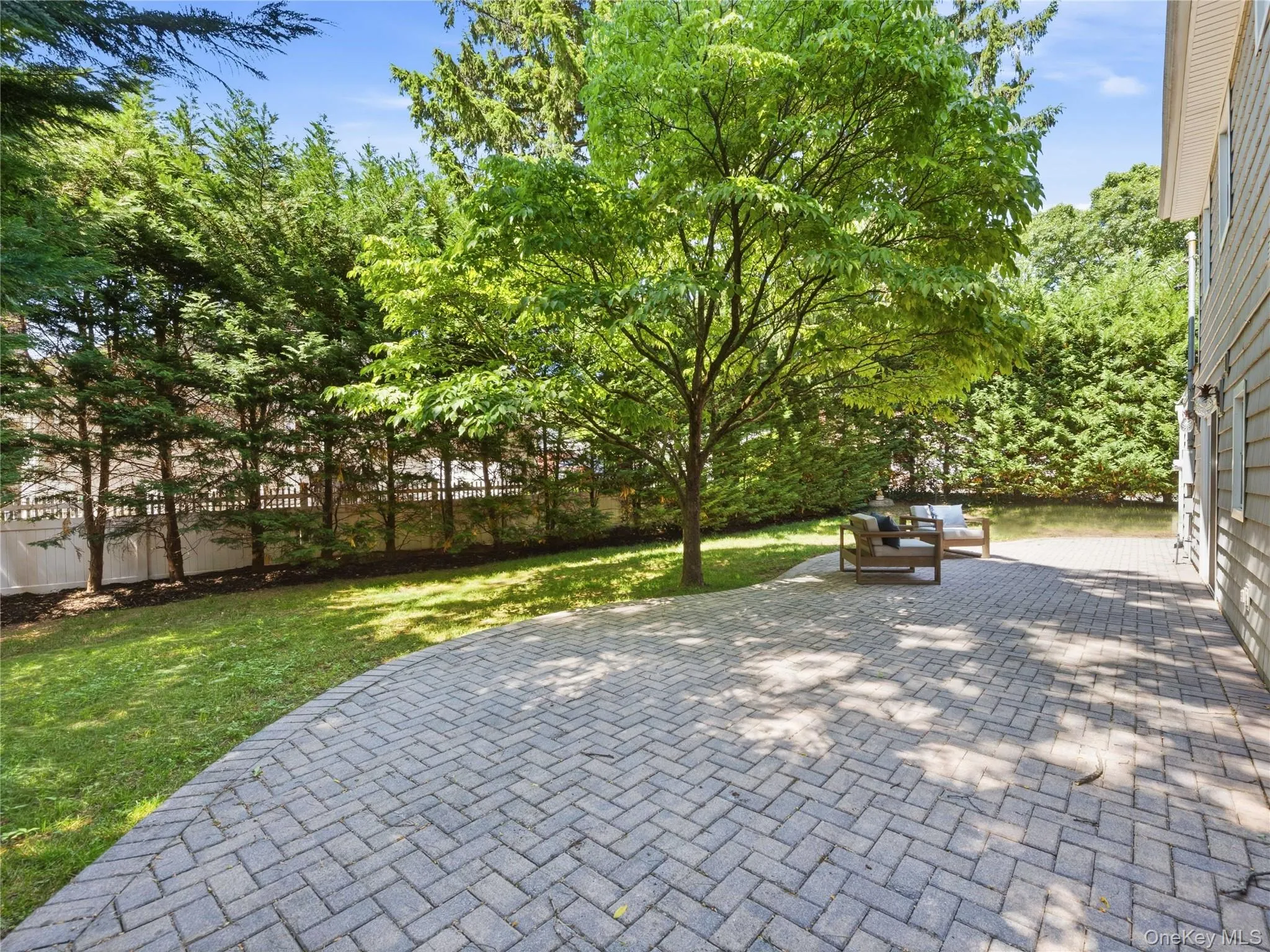 19 Radcliff Avenue, North Hempstead, NY, 4 Bedrooms Bedrooms, 6 Rooms Rooms,2 BathroomsBathrooms,Residential,For Rent,Radcliff,0,1009700 19 Radcliff Avenue, North Hempstead, NY, 4 Bedrooms Bedrooms, 6 Rooms Rooms,2 BathroomsBathrooms,Residential,For Rent,Radcliff,0,1009700