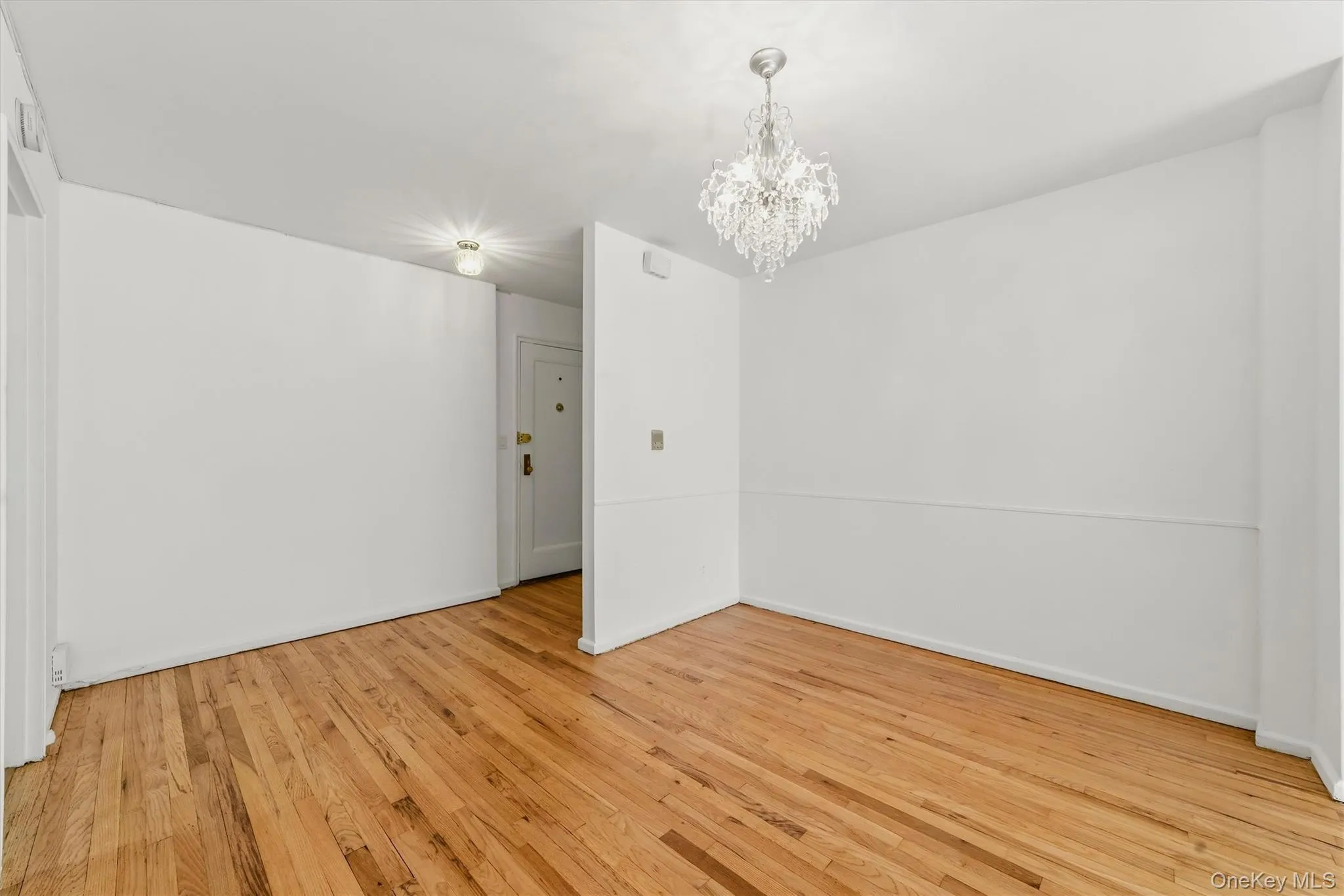 60 White Oak Street, New Rochelle, NY, 2 Bedrooms Bedrooms, 5 Rooms Rooms,1 BathroomBathrooms,Residential,For Rent,White Oak,0,1009701 60 White Oak Street, New Rochelle, NY, 2 Bedrooms Bedrooms, 5 Rooms Rooms,1 BathroomBathrooms,Residential,For Rent,White Oak,0,1009701
