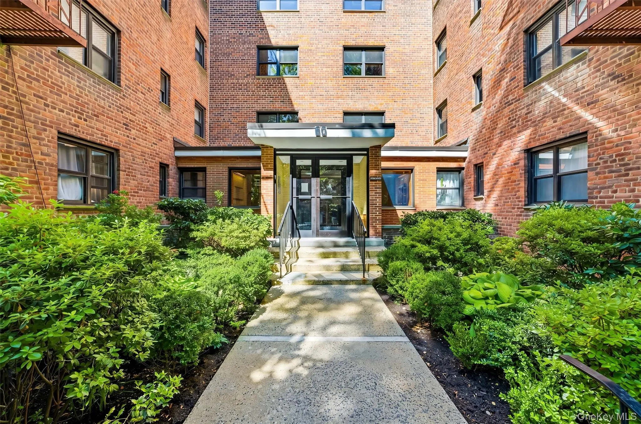 60 White Oak Street, New Rochelle, NY, 2 Bedrooms Bedrooms, 5 Rooms Rooms,1 BathroomBathrooms,Residential,For Rent,White Oak,0,1009701 60 White Oak Street, New Rochelle, NY, 2 Bedrooms Bedrooms, 5 Rooms Rooms,1 BathroomBathrooms,Residential,For Rent,White Oak,0,1009701