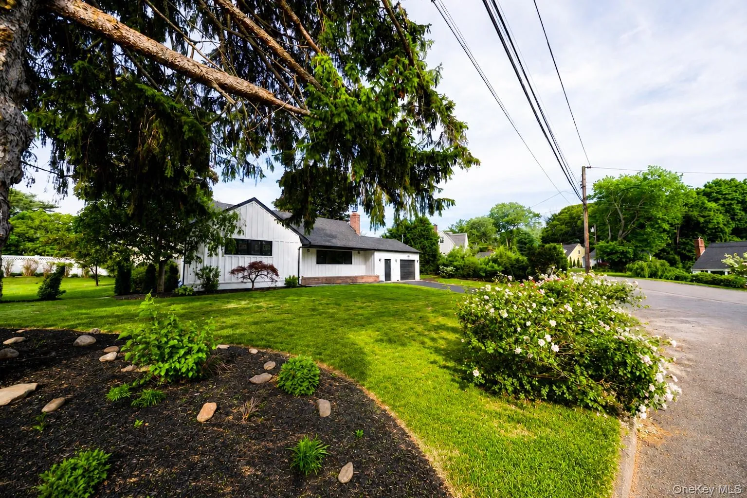 1 Glades Way, Huntington, NY, 3 Bedrooms Bedrooms, 6 Rooms Rooms,2 BathroomsBathrooms,Residential,For Rent,Glades,0,1009703 1 Glades Way, Huntington, NY, 3 Bedrooms Bedrooms, 6 Rooms Rooms,2 BathroomsBathrooms,Residential,For Rent,Glades,0,1009703