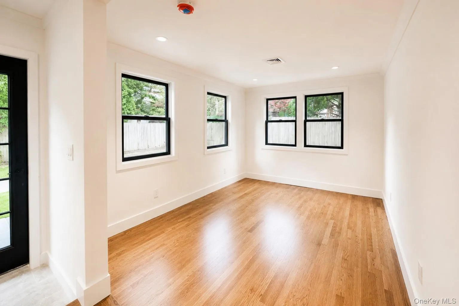 1 Glades Way, Huntington, NY, 3 Bedrooms Bedrooms, 6 Rooms Rooms,2 BathroomsBathrooms,Residential,For Rent,Glades,0,1009703 1 Glades Way, Huntington, NY, 3 Bedrooms Bedrooms, 6 Rooms Rooms,2 BathroomsBathrooms,Residential,For Rent,Glades,0,1009703