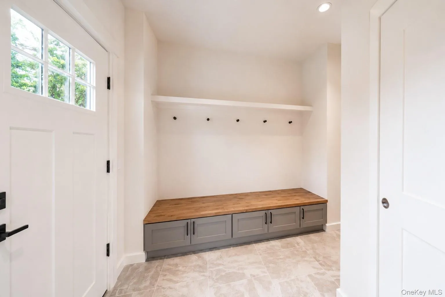 1 Glades Way, Huntington, NY, 3 Bedrooms Bedrooms, 6 Rooms Rooms,2 BathroomsBathrooms,Residential,For Rent,Glades,0,1009703 1 Glades Way, Huntington, NY, 3 Bedrooms Bedrooms, 6 Rooms Rooms,2 BathroomsBathrooms,Residential,For Rent,Glades,0,1009703