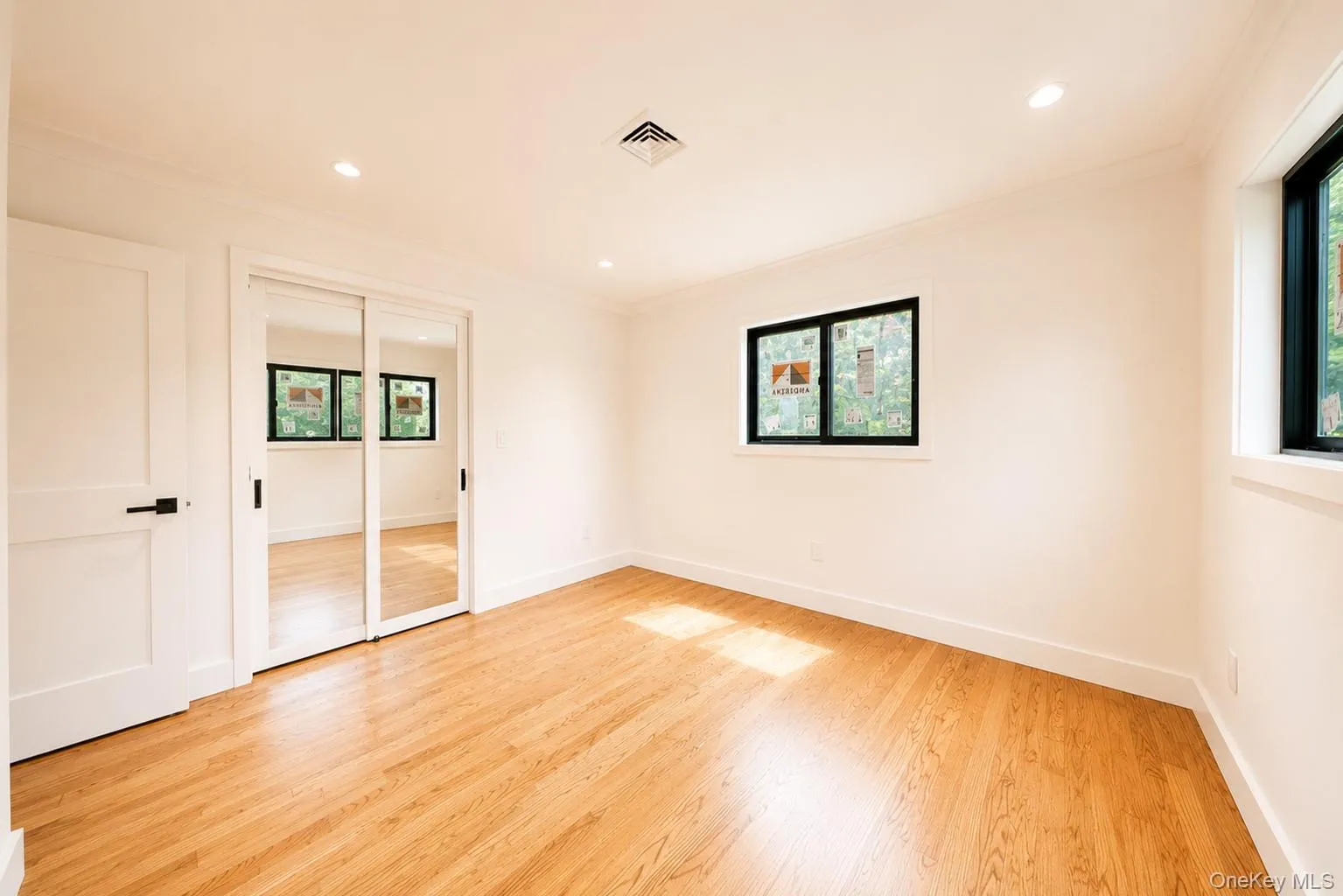 1 Glades Way, Huntington, NY, 3 Bedrooms Bedrooms, 6 Rooms Rooms,2 BathroomsBathrooms,Residential,For Rent,Glades,0,1009703 1 Glades Way, Huntington, NY, 3 Bedrooms Bedrooms, 6 Rooms Rooms,2 BathroomsBathrooms,Residential,For Rent,Glades,0,1009703