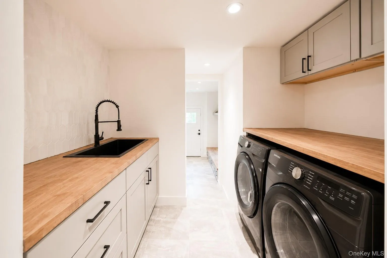 1 Glades Way, Huntington, NY, 3 Bedrooms Bedrooms, 6 Rooms Rooms,2 BathroomsBathrooms,Residential,For Rent,Glades,0,1009703 1 Glades Way, Huntington, NY, 3 Bedrooms Bedrooms, 6 Rooms Rooms,2 BathroomsBathrooms,Residential,For Rent,Glades,0,1009703
