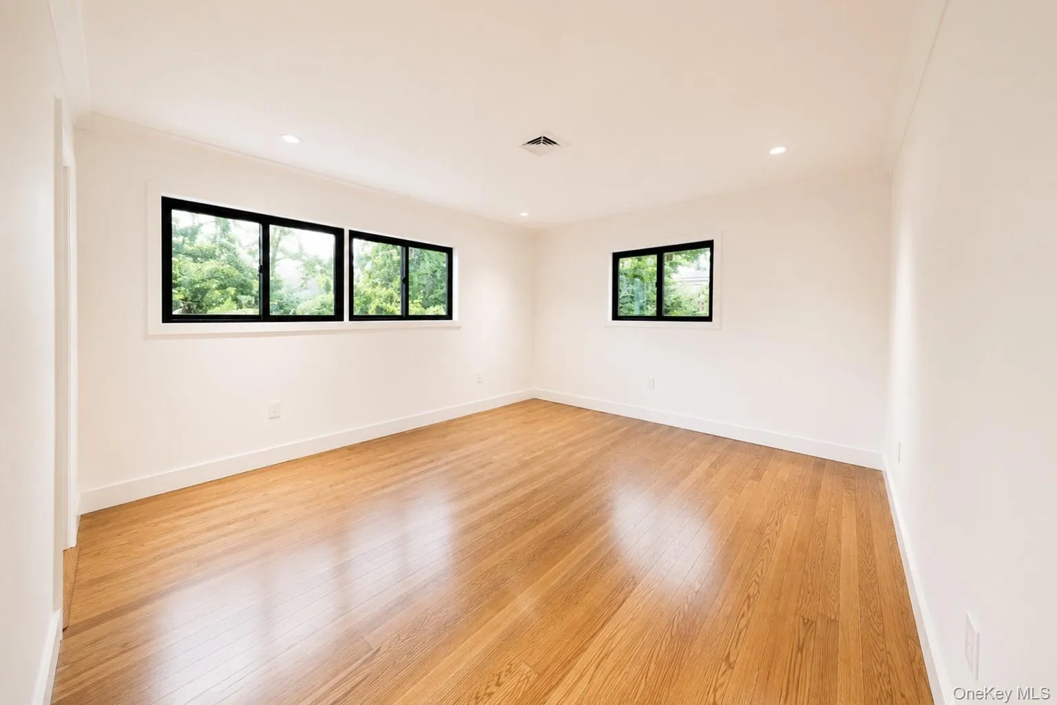 1 Glades Way, Huntington, NY, 3 Bedrooms Bedrooms, 6 Rooms Rooms,2 BathroomsBathrooms,Residential,For Rent,Glades,0,1009703 1 Glades Way, Huntington, NY, 3 Bedrooms Bedrooms, 6 Rooms Rooms,2 BathroomsBathrooms,Residential,For Rent,Glades,0,1009703