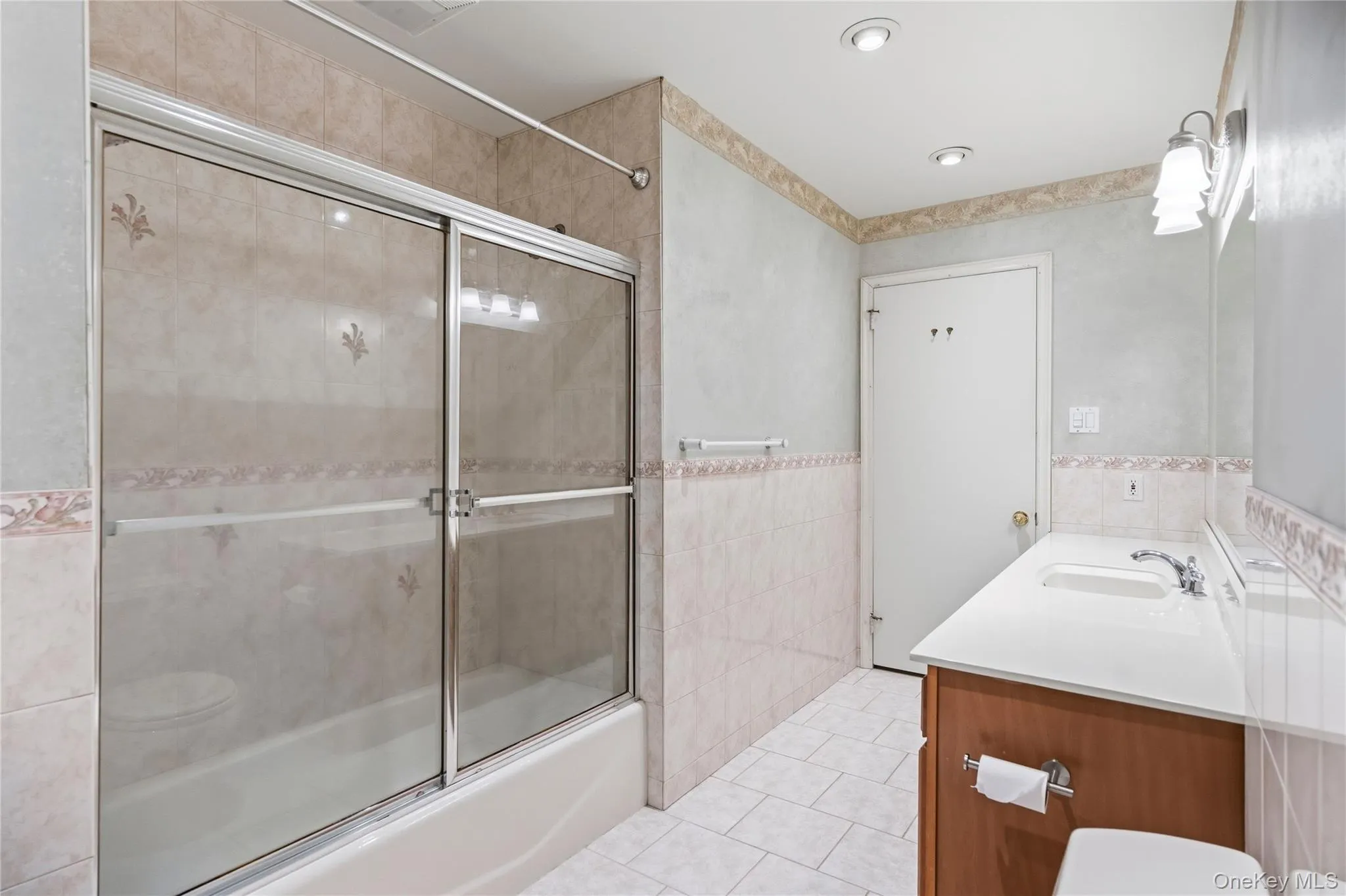13 Simon Avenue, Brookhaven, NY, 3 Bedrooms Bedrooms, 8 Rooms Rooms,1 BathroomBathrooms,Residential,For Rent,Simon,0,1009708 13 Simon Avenue, Brookhaven, NY, 3 Bedrooms Bedrooms, 8 Rooms Rooms,1 BathroomBathrooms,Residential,For Rent,Simon,0,1009708