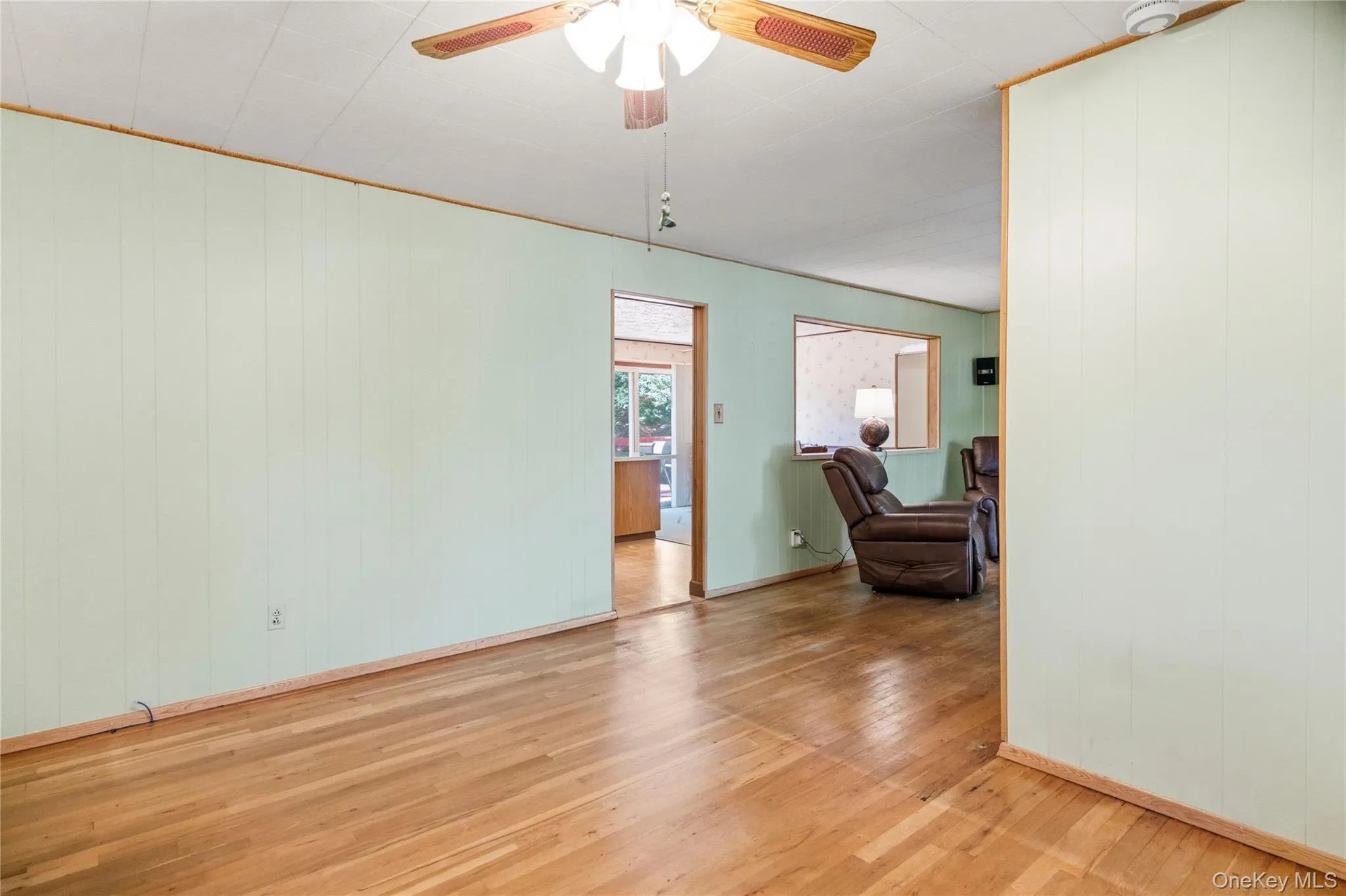 13 Simon Avenue, Brookhaven, NY, 3 Bedrooms Bedrooms, 8 Rooms Rooms,1 BathroomBathrooms,Residential,For Rent,Simon,0,1009708 13 Simon Avenue, Brookhaven, NY, 3 Bedrooms Bedrooms, 8 Rooms Rooms,1 BathroomBathrooms,Residential,For Rent,Simon,0,1009708