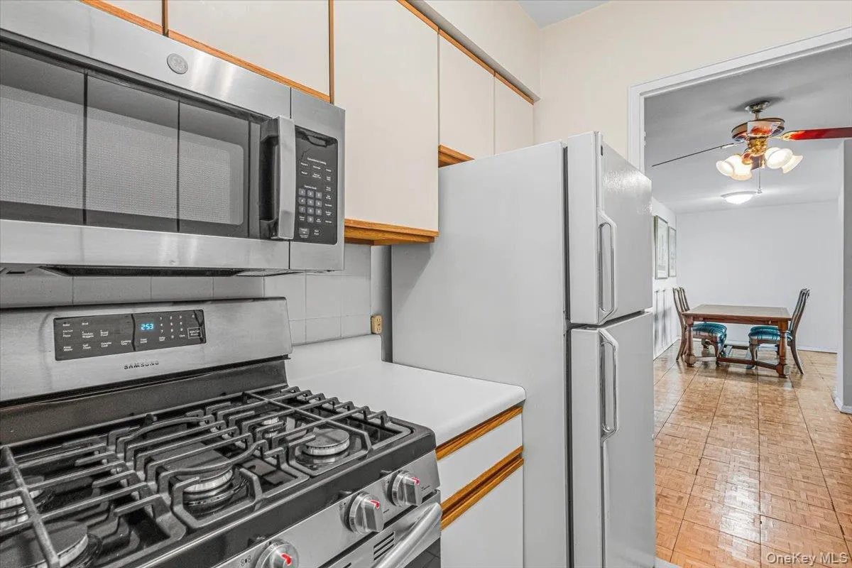 220-55 46th Avenue, New York, NY, 1 Bedroom Bedrooms, 4 Rooms Rooms,1 BathroomBathrooms,Residential,For Rent,46th,0,1009713 220-55 46th Avenue, New York, NY, 1 Bedroom Bedrooms, 4 Rooms Rooms,1 BathroomBathrooms,Residential,For Rent,46th,0,1009713