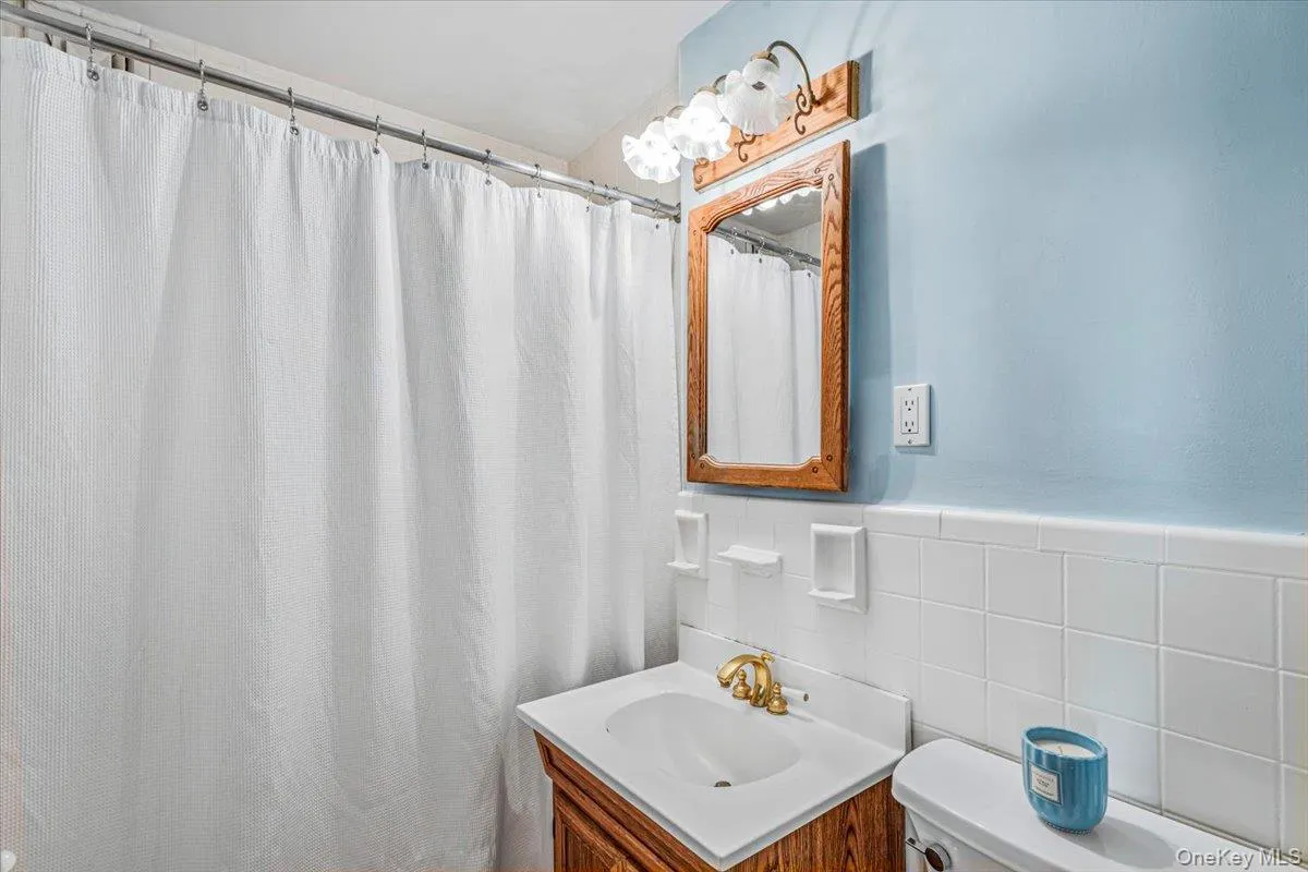220-55 46th Avenue, New York, NY, 1 Bedroom Bedrooms, 4 Rooms Rooms,1 BathroomBathrooms,Residential,For Rent,46th,0,1009713 220-55 46th Avenue, New York, NY, 1 Bedroom Bedrooms, 4 Rooms Rooms,1 BathroomBathrooms,Residential,For Rent,46th,0,1009713