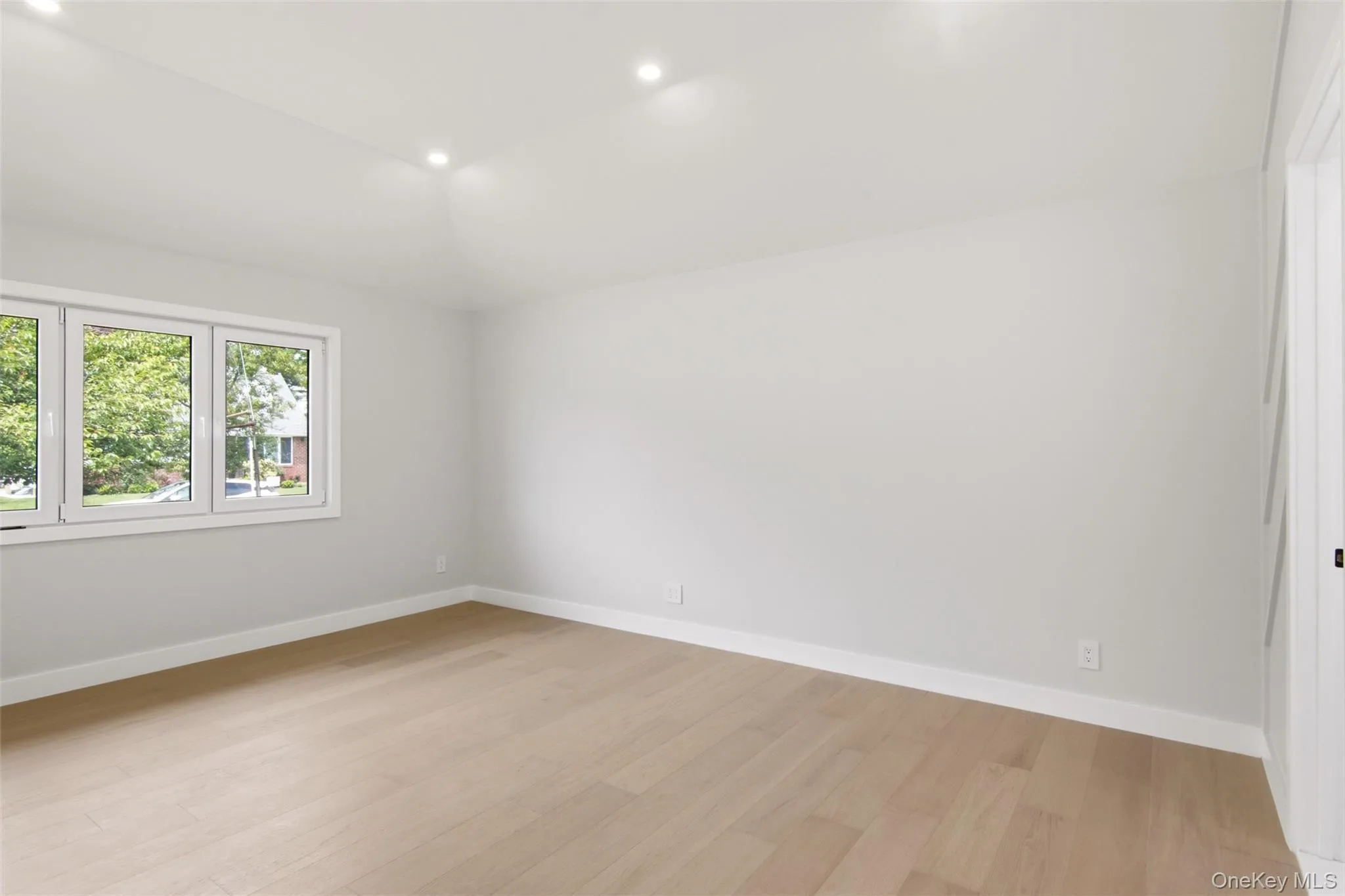 109 Nassau Drive, North Hempstead, NY, 3 Bedrooms Bedrooms, 6 Rooms Rooms,2 BathroomsBathrooms,Residential,For Rent,Nassau,0,1009717 109 Nassau Drive, North Hempstead, NY, 3 Bedrooms Bedrooms, 6 Rooms Rooms,2 BathroomsBathrooms,Residential,For Rent,Nassau,0,1009717