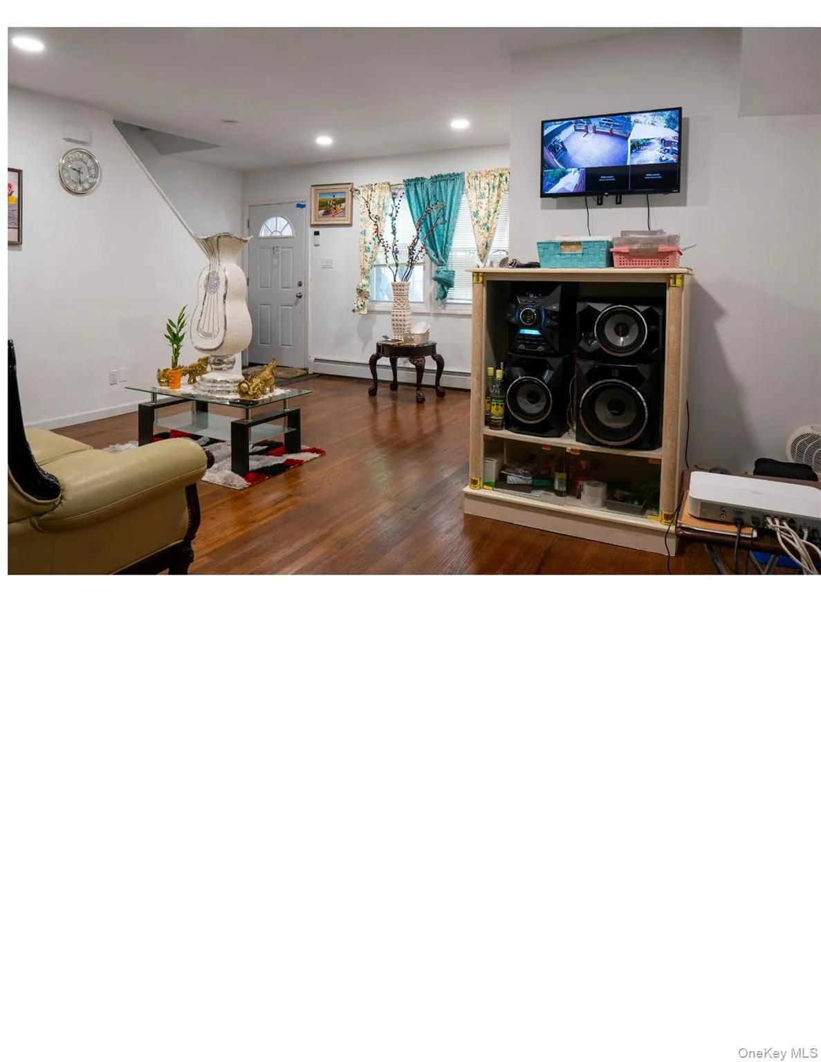 20608 116th Avenue, New York, NY, 3 Bedrooms Bedrooms, 5 Rooms Rooms,1 BathroomBathrooms,Residential,For Rent,116th,0,1009726 20608 116th Avenue, New York, NY, 3 Bedrooms Bedrooms, 5 Rooms Rooms,1 BathroomBathrooms,Residential,For Rent,116th,0,1009726