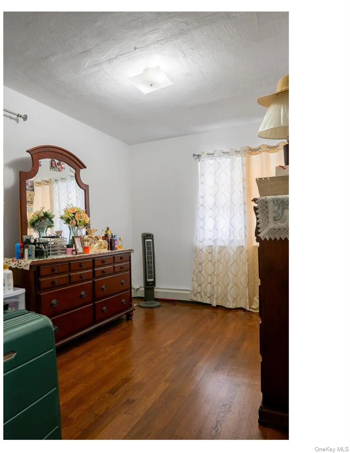 20608 116th Avenue, New York, NY, 3 Bedrooms Bedrooms, 5 Rooms Rooms,1 BathroomBathrooms,Residential,For Rent,116th,0,1009726 20608 116th Avenue, New York, NY, 3 Bedrooms Bedrooms, 5 Rooms Rooms,1 BathroomBathrooms,Residential,For Rent,116th,0,1009726