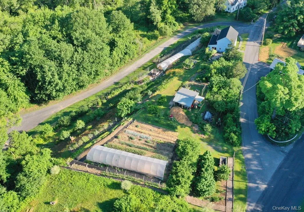 434 Joys Lane, Hurley, NY, 4 Bedrooms Bedrooms, 8 Rooms Rooms,2 BathroomsBathrooms,Residential,For Rent,Joys,0,1009729 434 Joys Lane, Hurley, NY, 4 Bedrooms Bedrooms, 8 Rooms Rooms,2 BathroomsBathrooms,Residential,For Rent,Joys,0,1009729