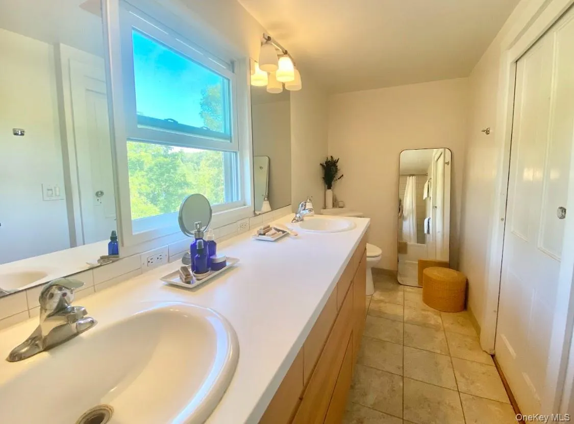 434 Joys Lane, Hurley, NY, 4 Bedrooms Bedrooms, 8 Rooms Rooms,2 BathroomsBathrooms,Residential,For Rent,Joys,0,1009729 434 Joys Lane, Hurley, NY, 4 Bedrooms Bedrooms, 8 Rooms Rooms,2 BathroomsBathrooms,Residential,For Rent,Joys,0,1009729
