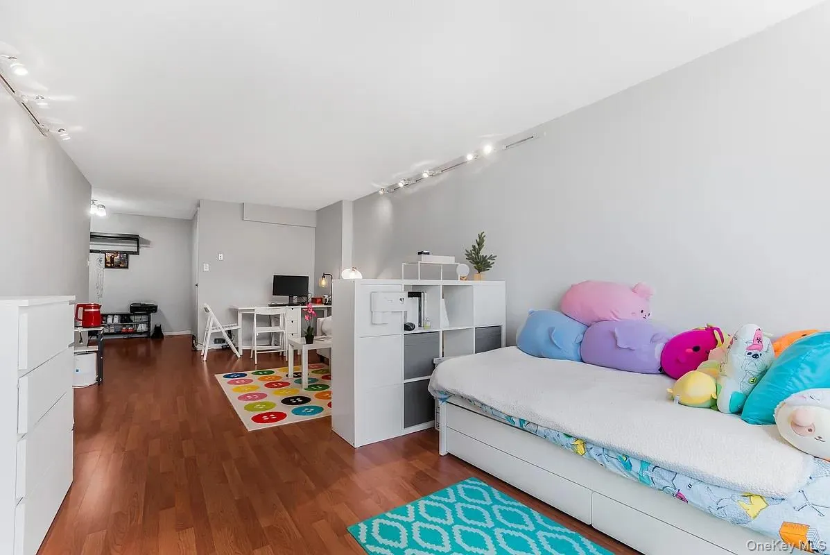 118-17 Union Turnpike, New York, NY, 3 Rooms Rooms,1 BathroomBathrooms,Residential Lease,For Rent,Union,0,1009730 118-17 Union Turnpike, New York, NY, 3 Rooms Rooms,1 BathroomBathrooms,Residential Lease,For Rent,Union,0,1009730