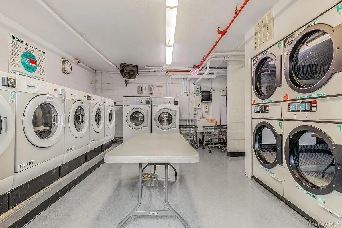 118-17 Union Turnpike, New York, NY, 3 Rooms Rooms,1 BathroomBathrooms,Residential Lease,For Rent,Union,0,1009730 118-17 Union Turnpike, New York, NY, 3 Rooms Rooms,1 BathroomBathrooms,Residential Lease,For Rent,Union,0,1009730
