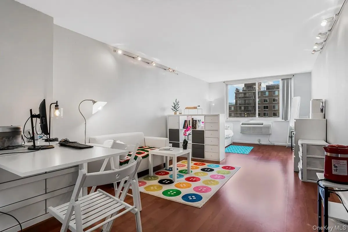118-17 Union Turnpike, New York, NY, 3 Rooms Rooms,1 BathroomBathrooms,Residential Lease,For Rent,Union,0,1009730 118-17 Union Turnpike, New York, NY, 3 Rooms Rooms,1 BathroomBathrooms,Residential Lease,For Rent,Union,0,1009730